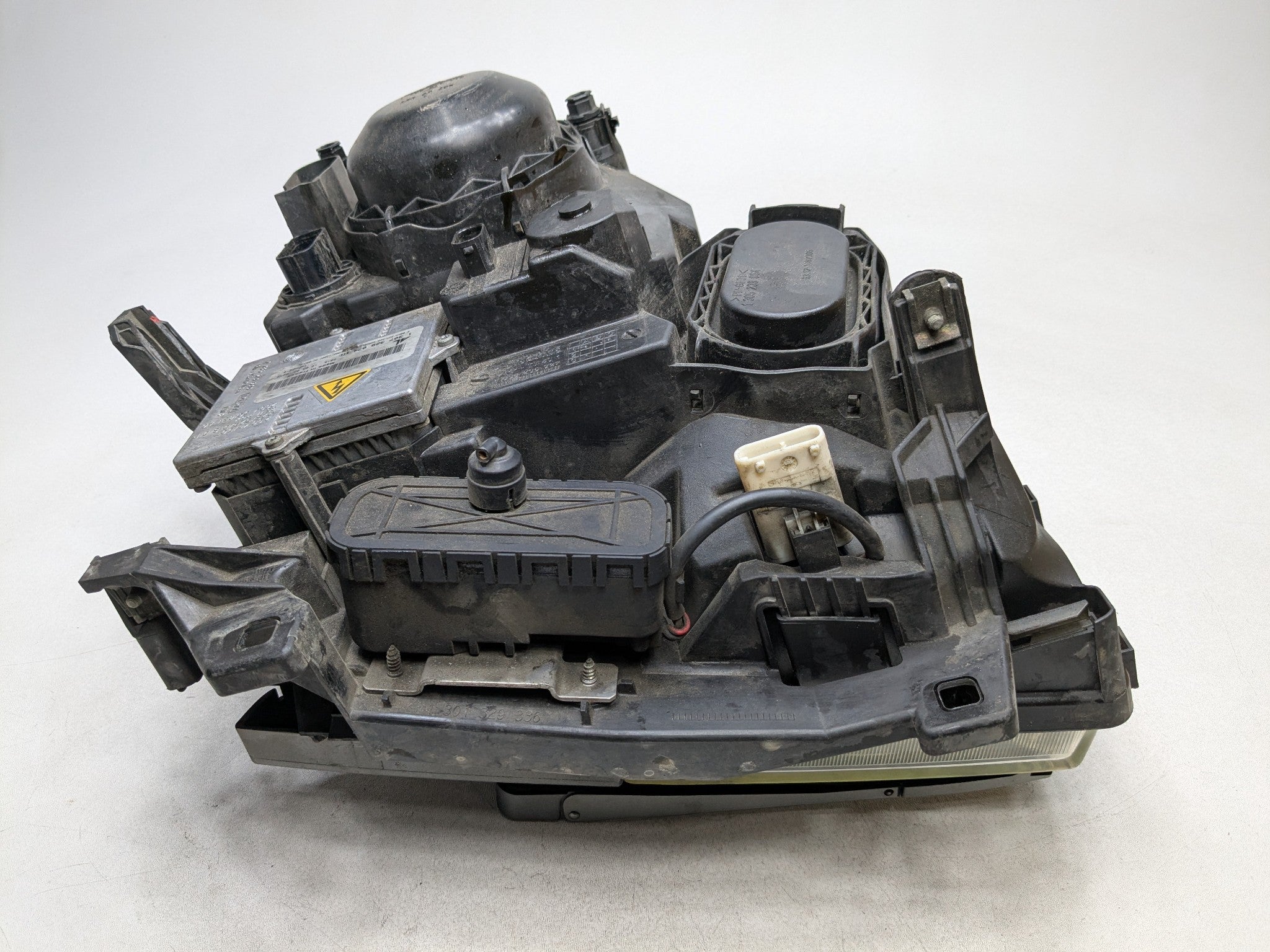 2003 - 2005 LAND ROVER RANGE ROVER OEM XENON HEADLIGHT HEADLAMP FRONT LEFT SIDE