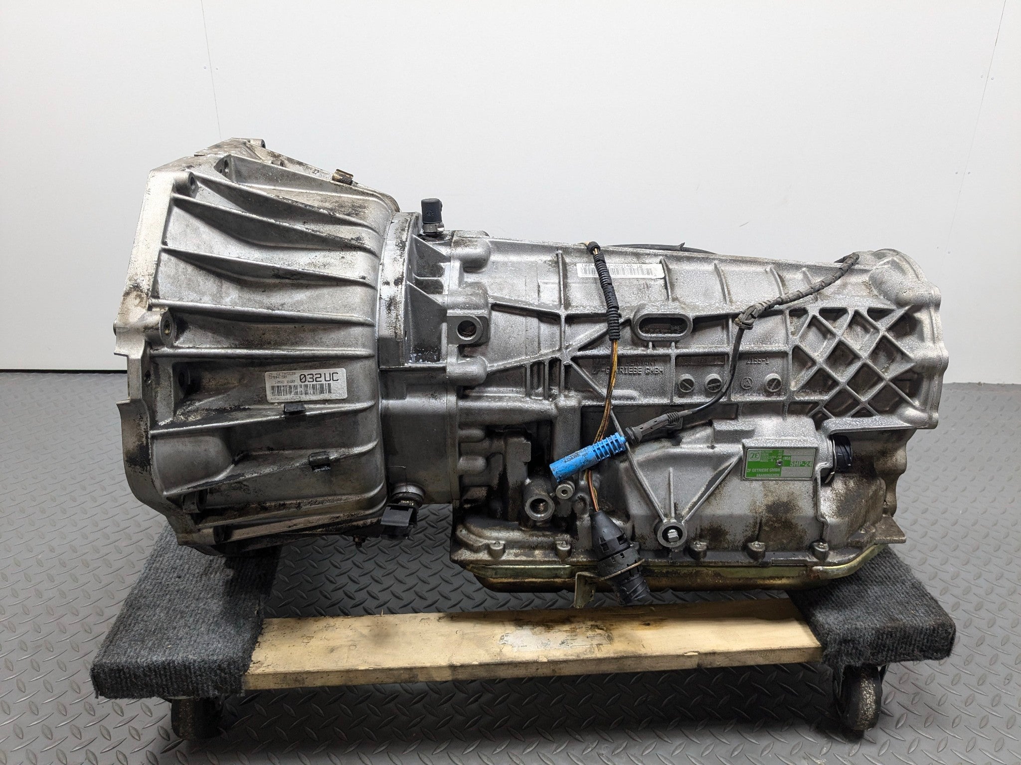 03 - 05 LAND ROVER RANGE ROVER OEM AUTOMATIC TRANSMISSION GEARBOX ASSEMBLY 4.4L