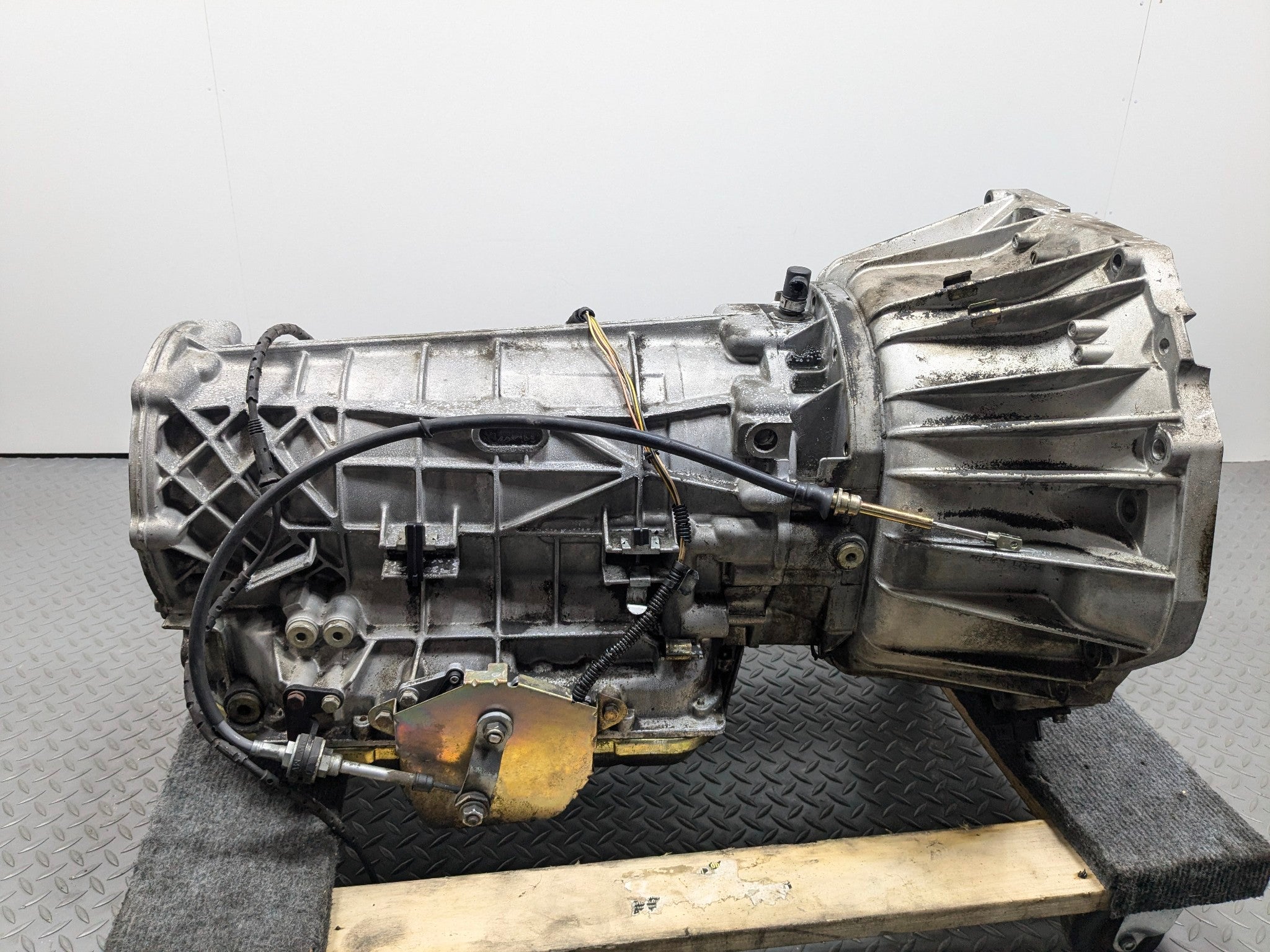 03 - 05 LAND ROVER RANGE ROVER OEM AUTOMATIC TRANSMISSION GEARBOX ASSEMBLY 4.4L