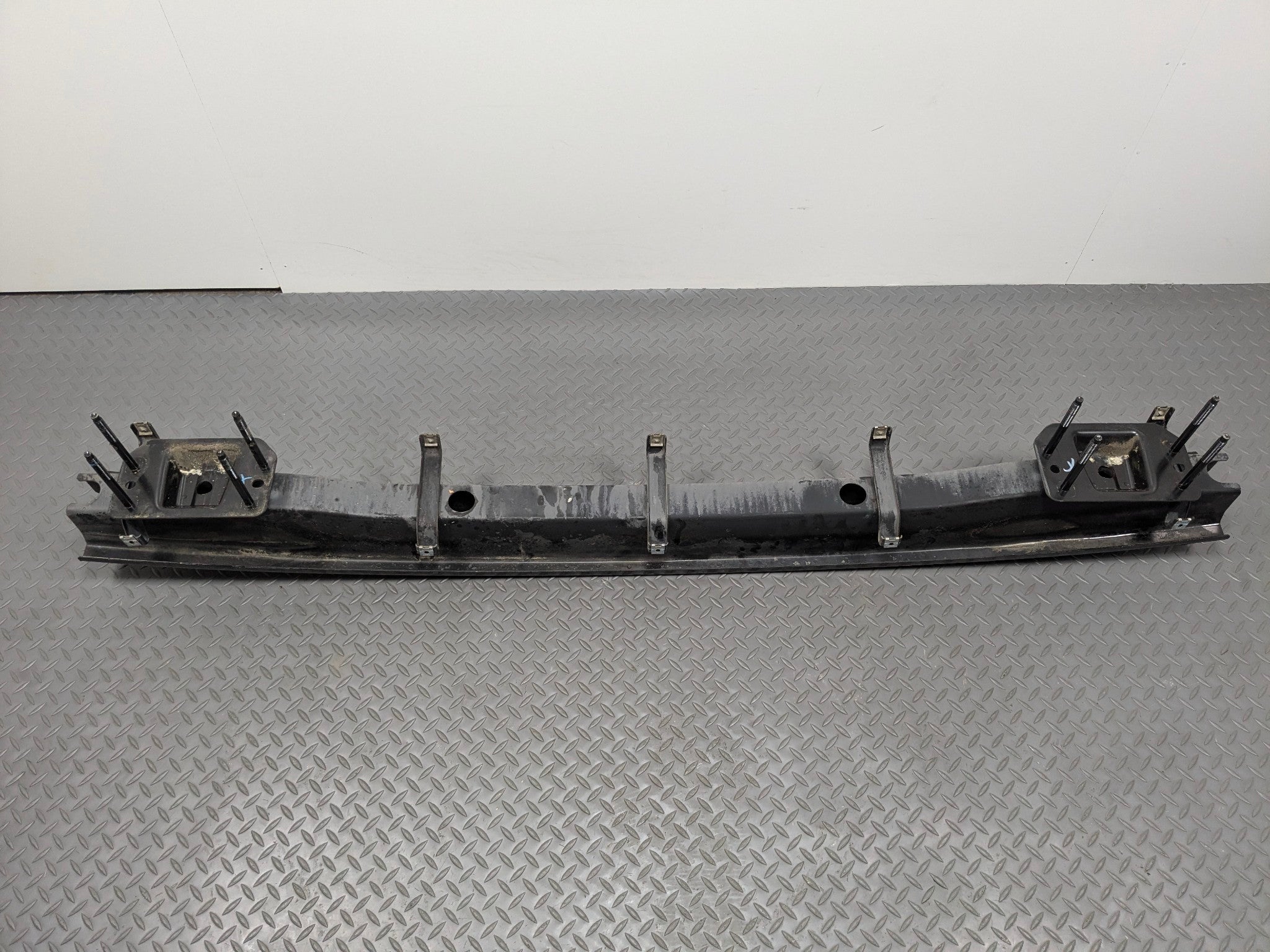 03 - 05 LAND ROVER RANGE ROVER OEM REAR BUMPER REINFORCEMENT IMPACT CRASH BAR