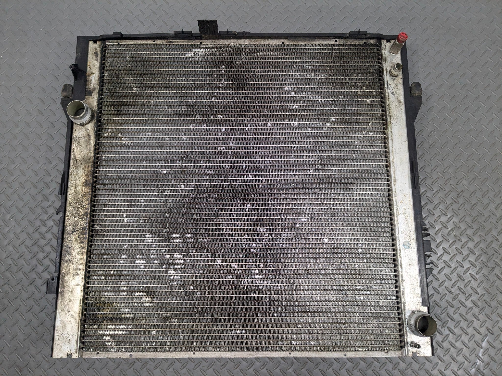 2003 - 2005 LAND ROVER RANGE ROVER OEM ENGINE MOTOR COOLING RADIATOR ASSEMBLY
