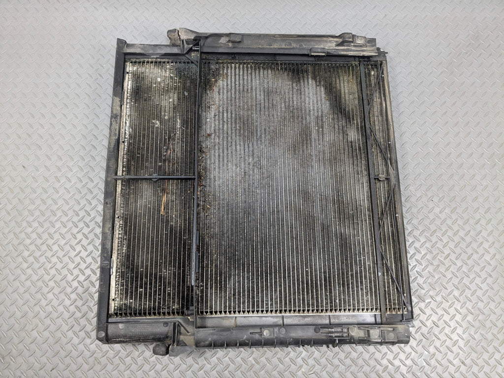 2003 - 2005 LAND ROVER RANGE ROVER OEM ENGINE MOTOR COOLING RADIATOR ASSEMBLY
