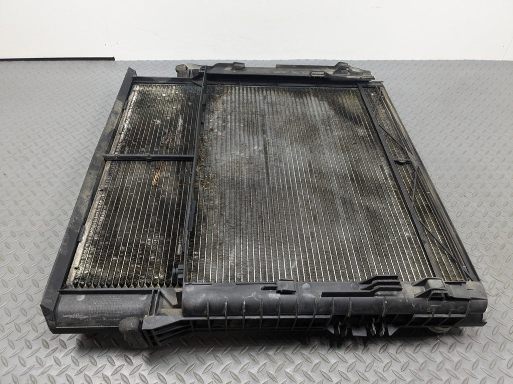 2003 - 2005 LAND ROVER RANGE ROVER OEM ENGINE MOTOR COOLING RADIATOR ASSEMBLY