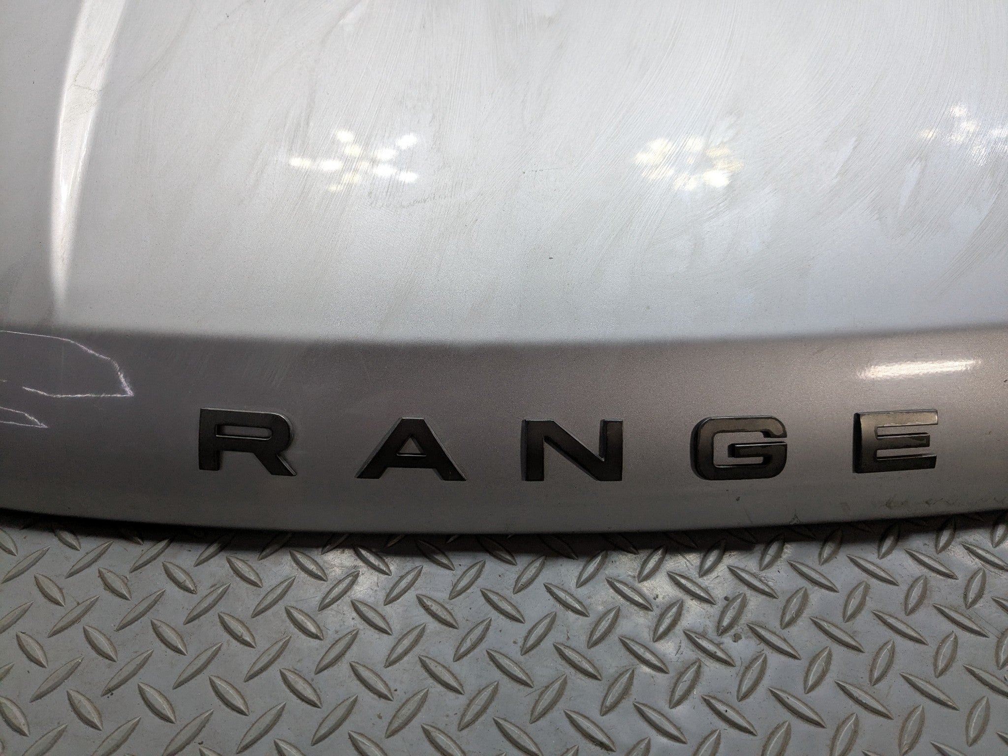 03 - 05 LAND ROVER RANGE ROVER OEM FRONT HOOD BONNET SHELL PANEL ZAMBEZI SILVER