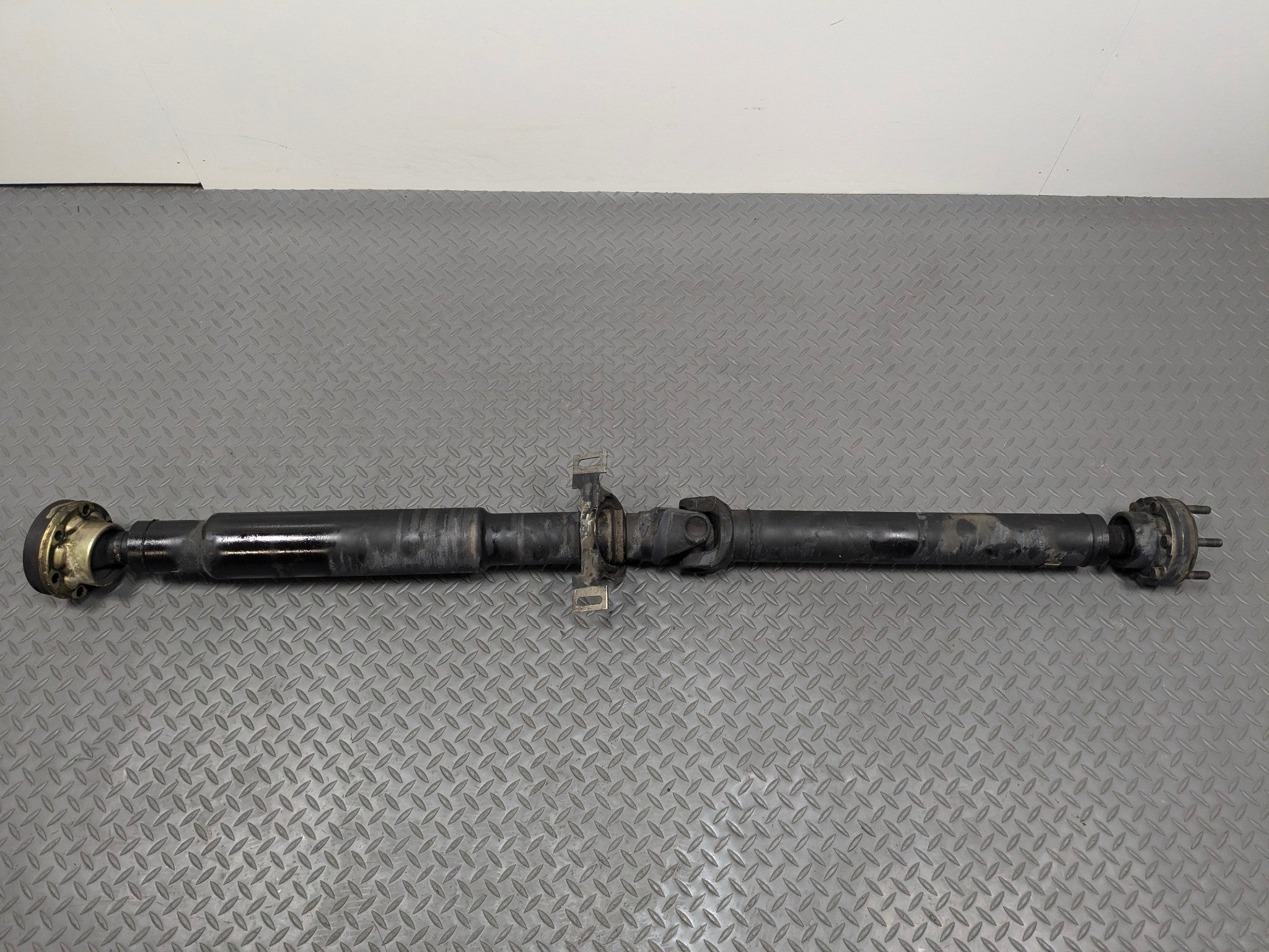 03 - 05 LAND ROVER RANGE ROVER OEM REAR DRIVE SHAFT CARDAN PROPELLER ASSEMBLY