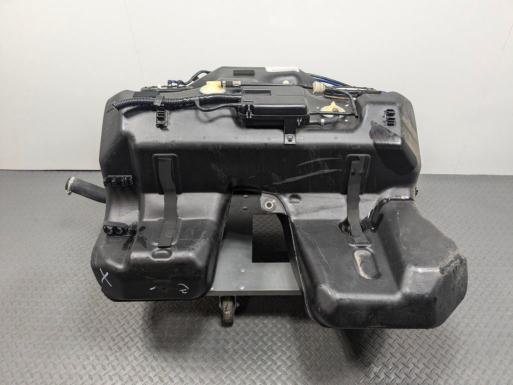 2003 - 2005 LAND ROVER RANGE ROVER OEM GASOLINE FUEL TANK RESERVIOR ASSEMBLY