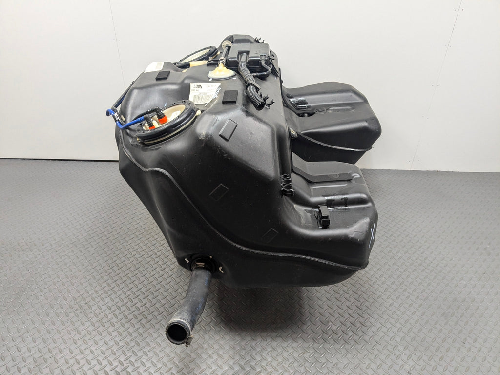 2003 - 2005 LAND ROVER RANGE ROVER OEM GASOLINE FUEL TANK RESERVIOR ASSEMBLY