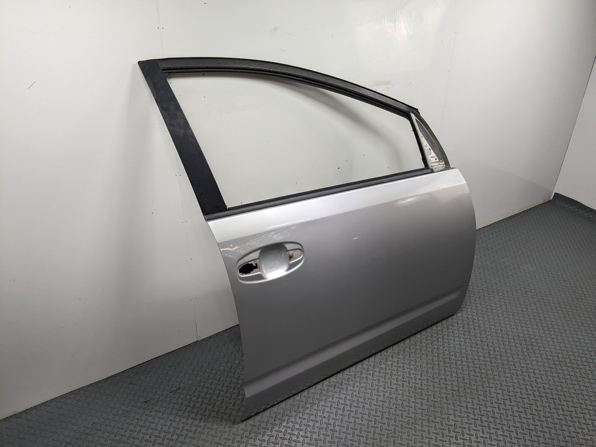 07-09 TOYOTA PRIUS OEM DOOR SHELL PANEL CLASSIC SILVER METALLIC FRONT RIGHT SIDE