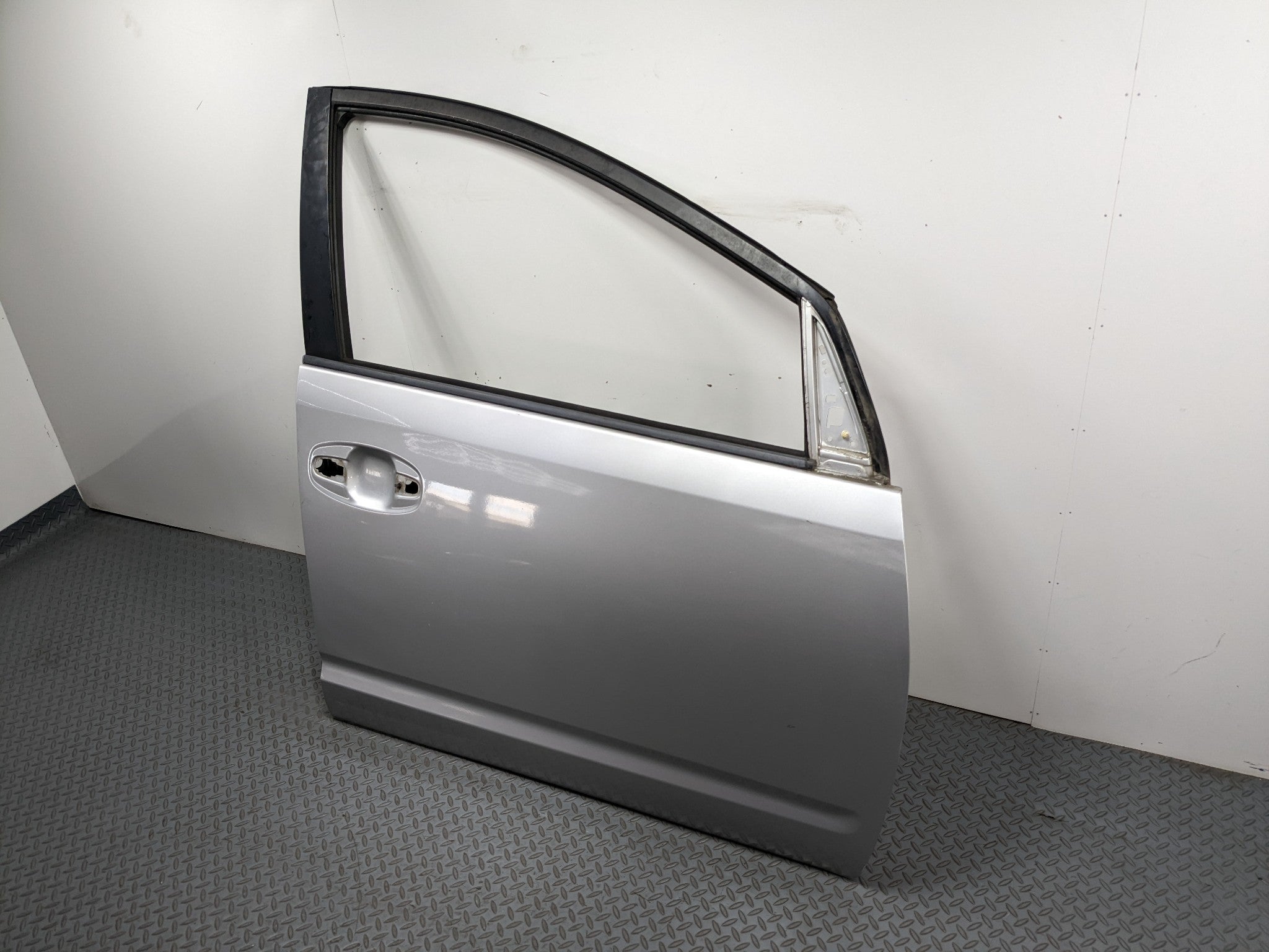 07-09 TOYOTA PRIUS OEM DOOR SHELL PANEL CLASSIC SILVER METALLIC FRONT RIGHT SIDE