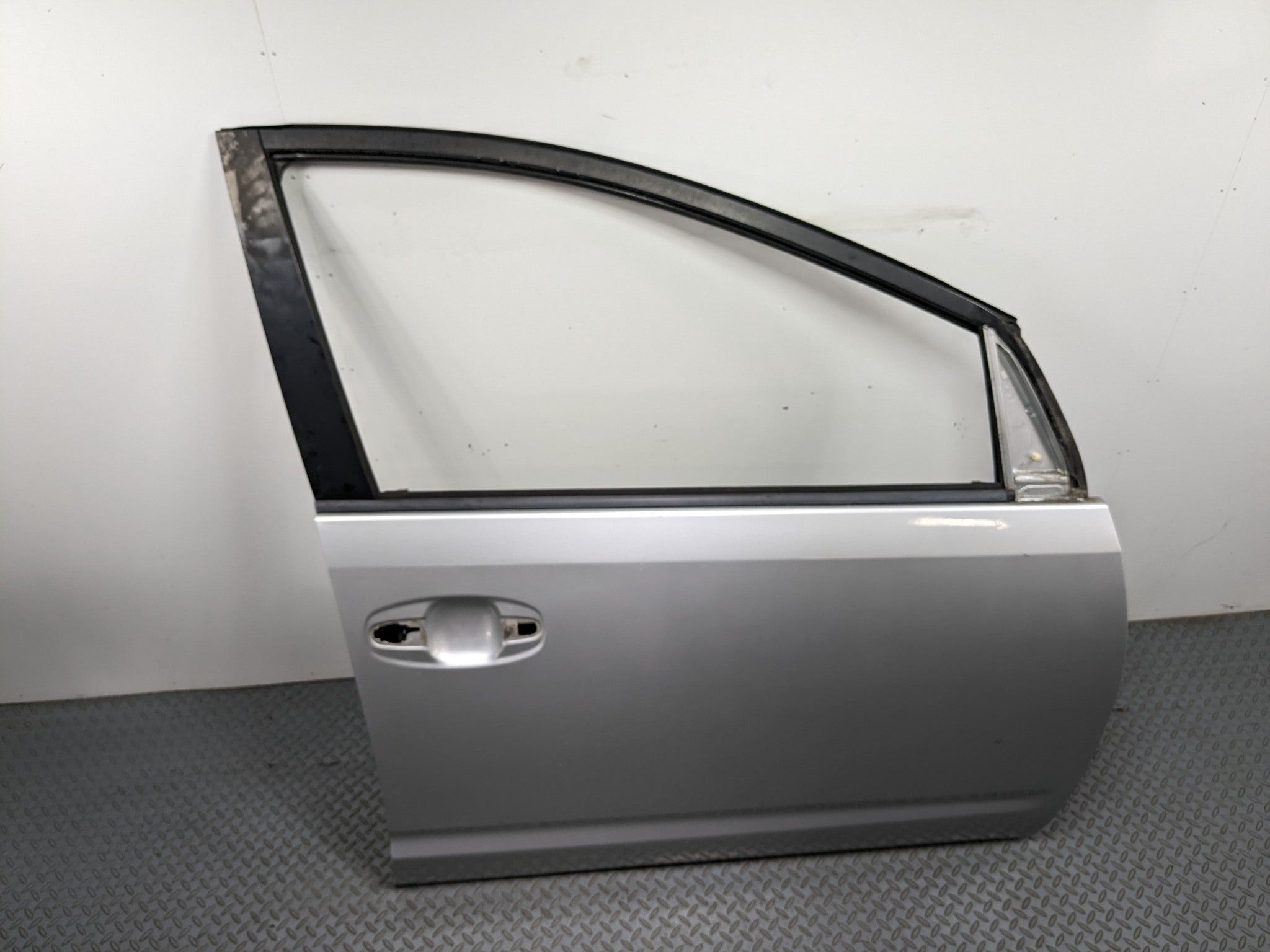 07-09 TOYOTA PRIUS OEM DOOR SHELL PANEL CLASSIC SILVER METALLIC FRONT RIGHT SIDE