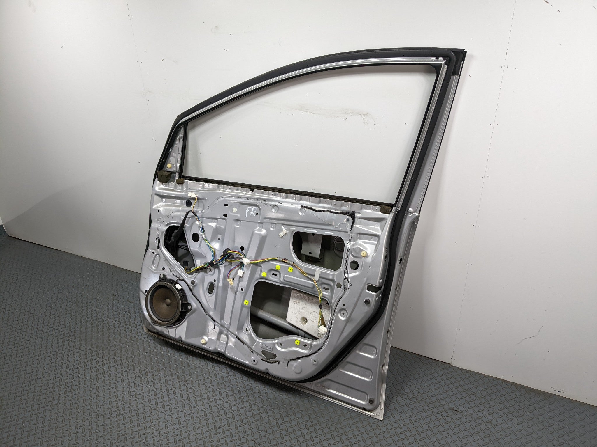 07-09 TOYOTA PRIUS OEM DOOR SHELL PANEL CLASSIC SILVER METALLIC FRONT RIGHT SIDE