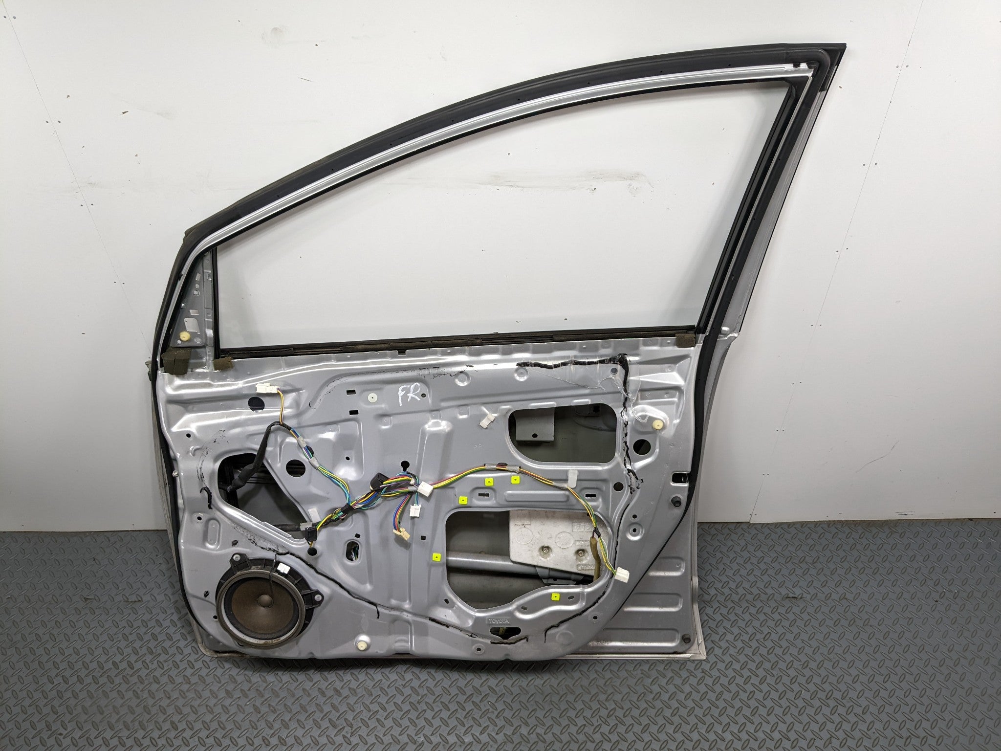 07-09 TOYOTA PRIUS OEM DOOR SHELL PANEL CLASSIC SILVER METALLIC FRONT RIGHT SIDE