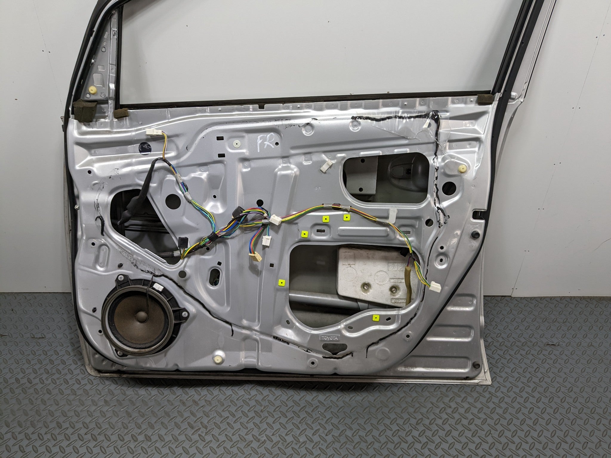 07-09 TOYOTA PRIUS OEM DOOR SHELL PANEL CLASSIC SILVER METALLIC FRONT RIGHT SIDE