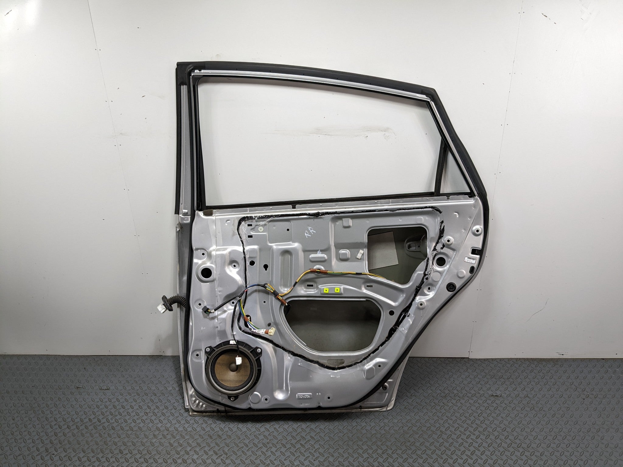 07-09 TOYOTA PRIUS OEM DOOR SHELL PANEL CLASSIC SILVER METALLIC REAR RIGHT SIDE