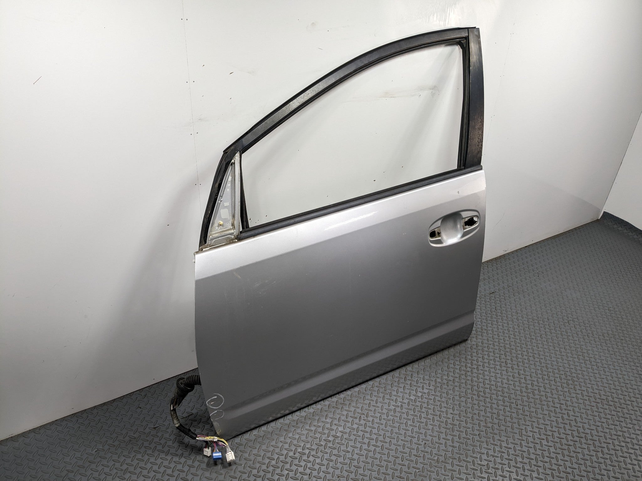 07-09 TOYOTA PRIUS OEM DOOR SHELL PANEL CLASSIC SILVER METALLIC FRONT LEFT SIDE