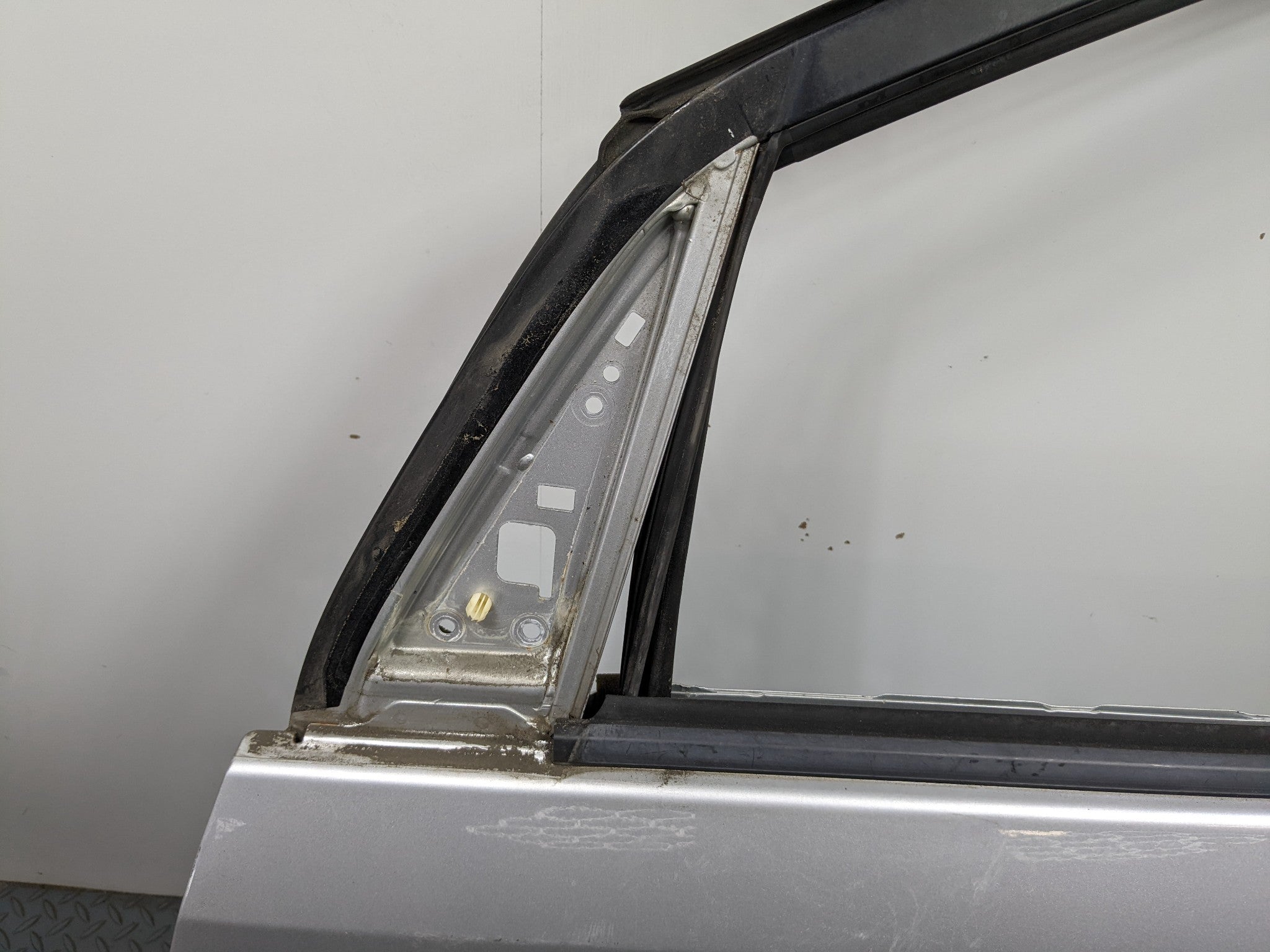 07-09 TOYOTA PRIUS OEM DOOR SHELL PANEL CLASSIC SILVER METALLIC FRONT LEFT SIDE