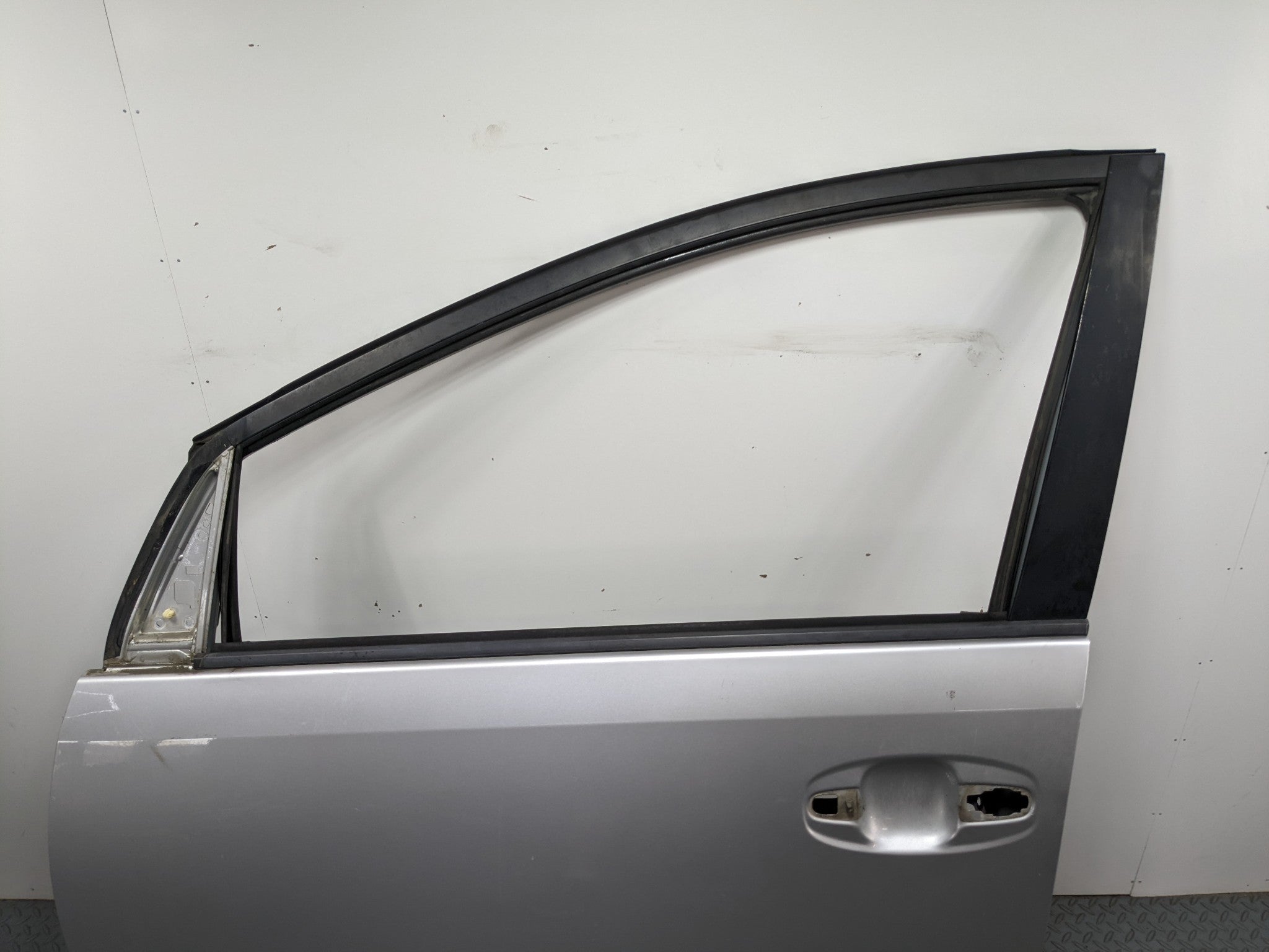 07-09 TOYOTA PRIUS OEM DOOR SHELL PANEL CLASSIC SILVER METALLIC FRONT LEFT SIDE