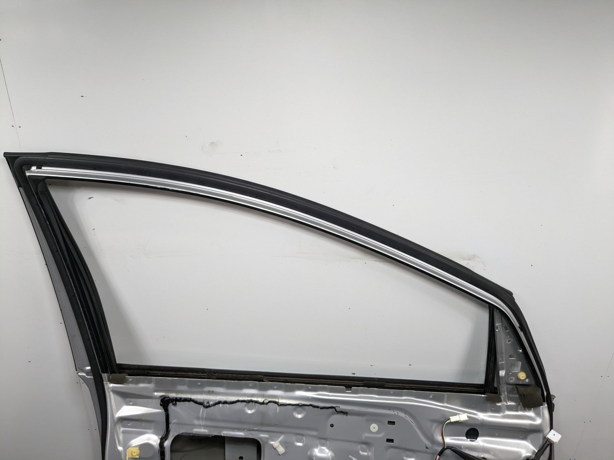 07-09 TOYOTA PRIUS OEM DOOR SHELL PANEL CLASSIC SILVER METALLIC FRONT LEFT SIDE