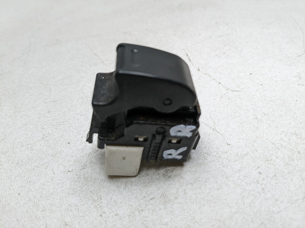 07 - 09 TOYOTA PRIUS OEM DOOR WINDOW CONTROL SWITCH REAR RIGHT PASSENGER SIDE