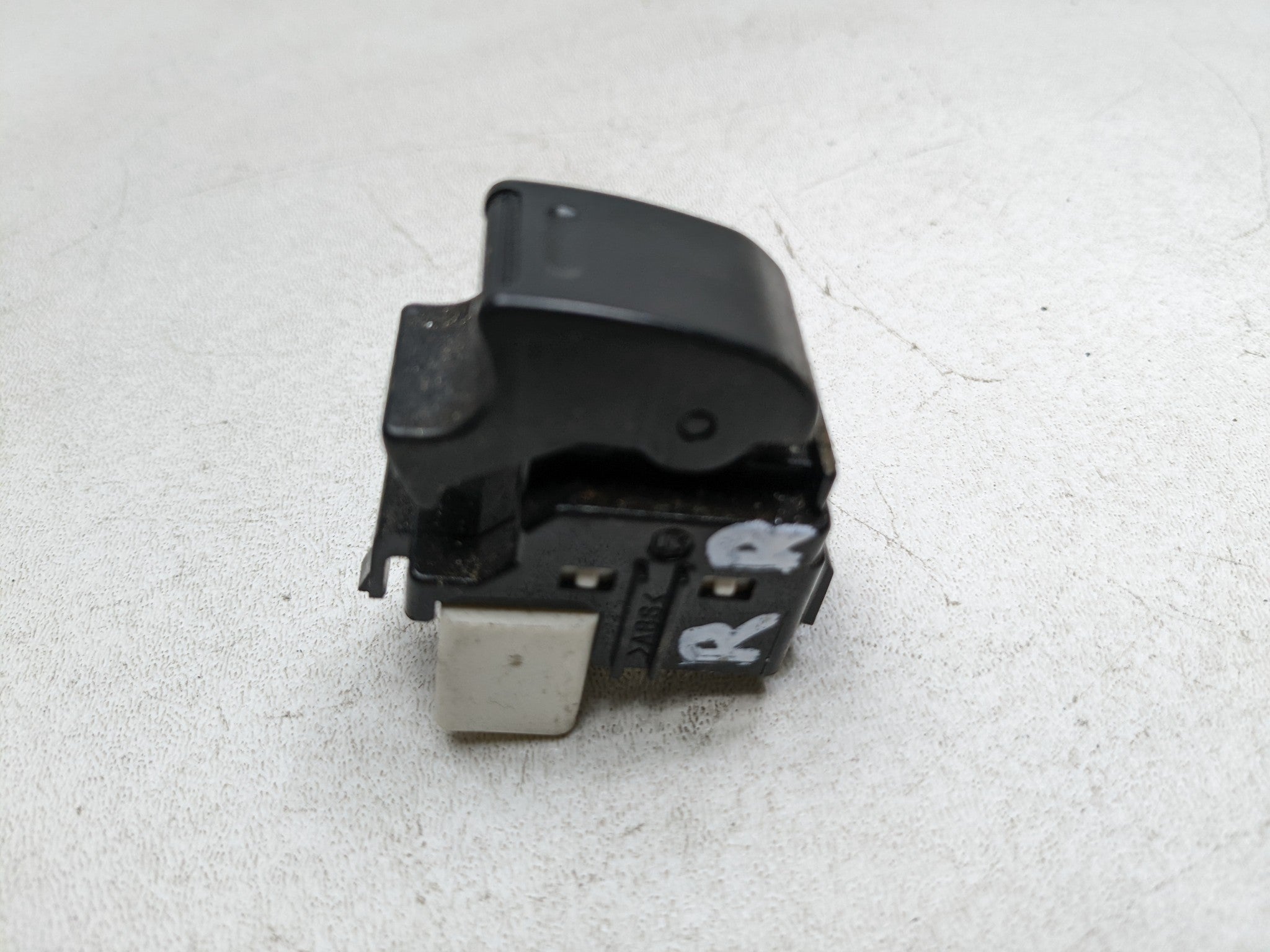 07 - 09 TOYOTA PRIUS OEM DOOR WINDOW CONTROL SWITCH REAR RIGHT PASSENGER SIDE