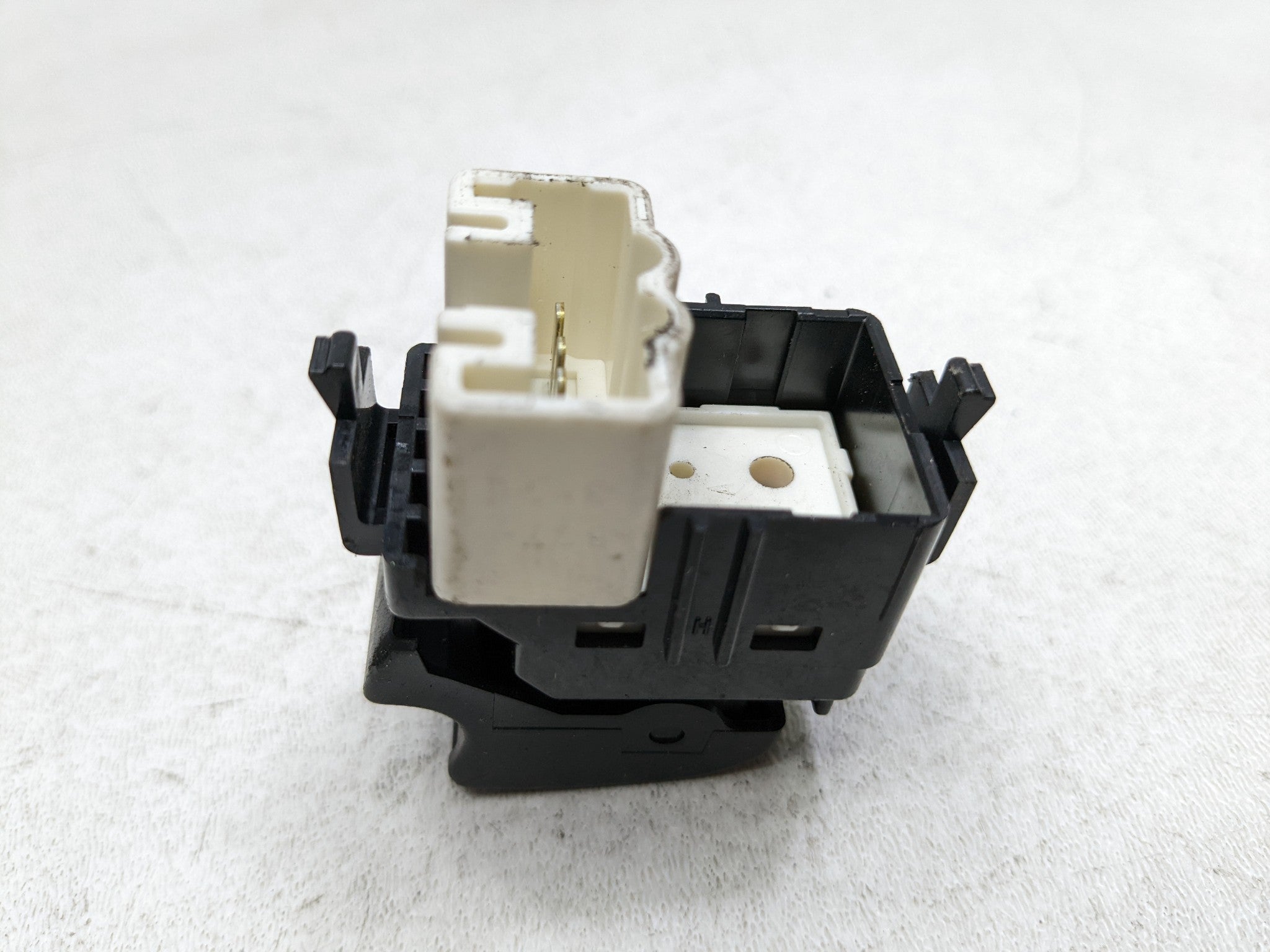 07 - 09 TOYOTA PRIUS OEM DOOR WINDOW CONTROL SWITCH REAR RIGHT PASSENGER SIDE