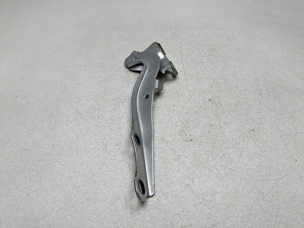 07 - 09 TOYOTA PRIUS OEM HOOD HINGE SUPPORT BRACKET FRONT RIGHT PASSENGER SIDE