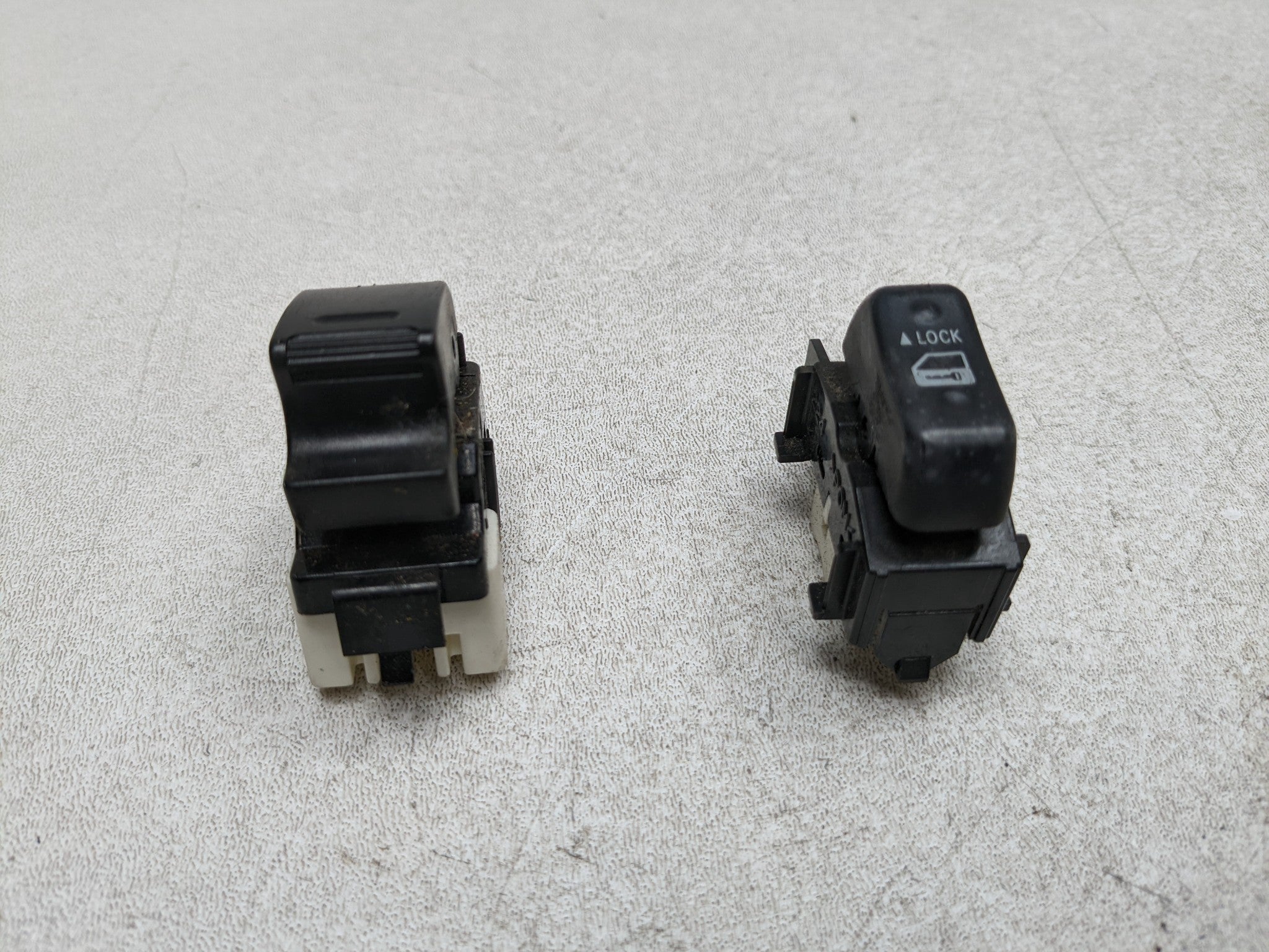 07 - 09 TOYOTA PRIUS OEM DOOR WINDOW CONTROL SWITCH FRONT RIGHT PASSENGER SIDE