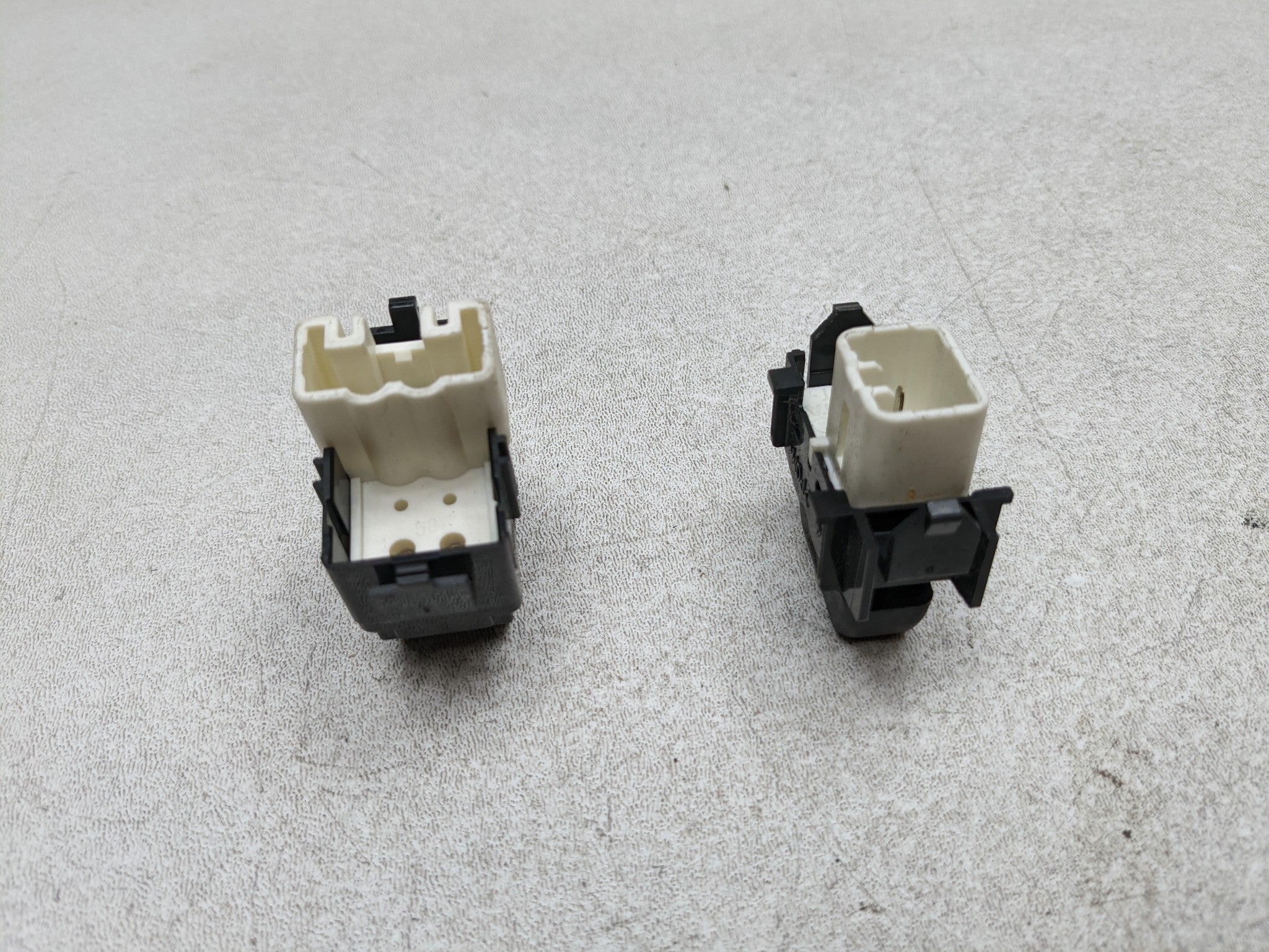 07 - 09 TOYOTA PRIUS OEM DOOR WINDOW CONTROL SWITCH FRONT RIGHT PASSENGER SIDE