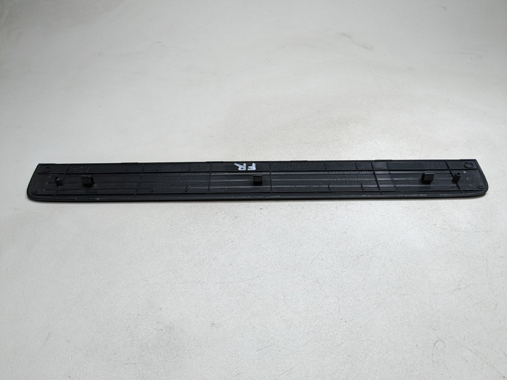 07 - 09 TOYOTA PRIUS OEM DOOR SILL SCUFF PLATE TRIM FRONT RIGHT PASSENGER SIDE