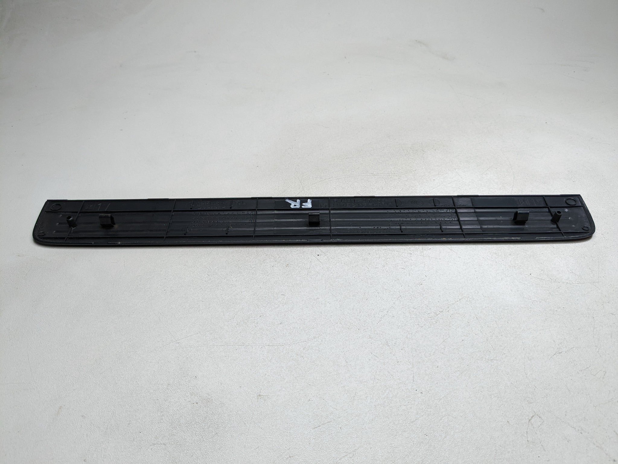 07 - 09 TOYOTA PRIUS OEM DOOR SILL SCUFF PLATE TRIM FRONT RIGHT PASSENGER SIDE