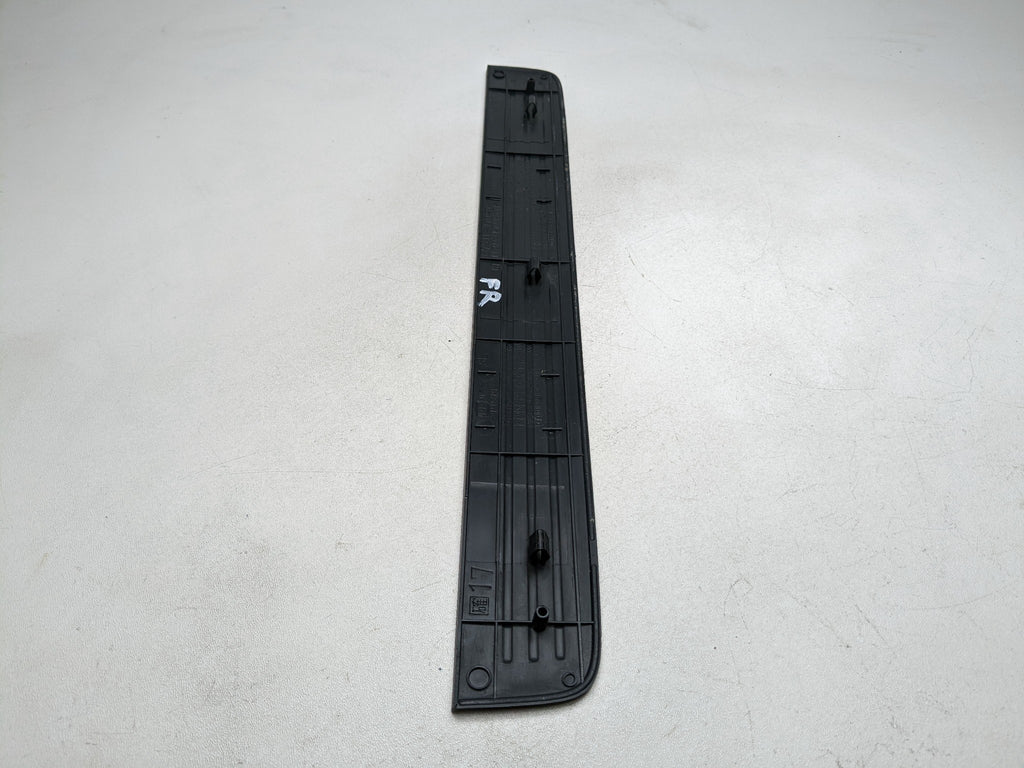 07 - 09 TOYOTA PRIUS OEM DOOR SILL SCUFF PLATE TRIM FRONT RIGHT PASSENGER SIDE