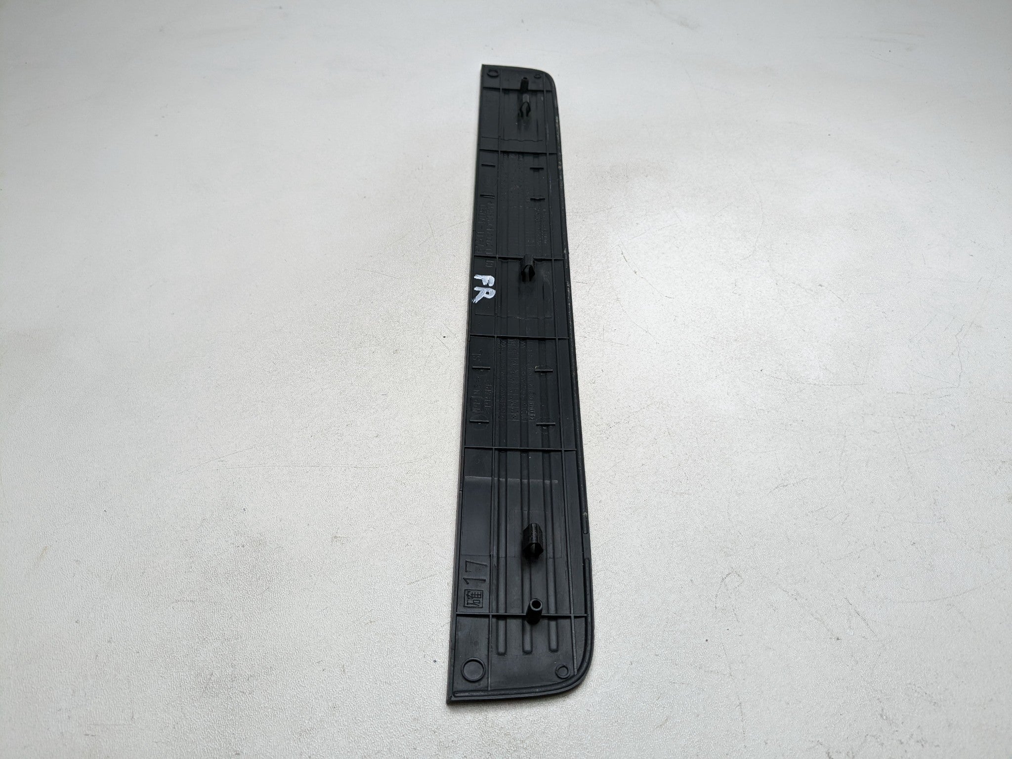 07 - 09 TOYOTA PRIUS OEM DOOR SILL SCUFF PLATE TRIM FRONT RIGHT PASSENGER SIDE