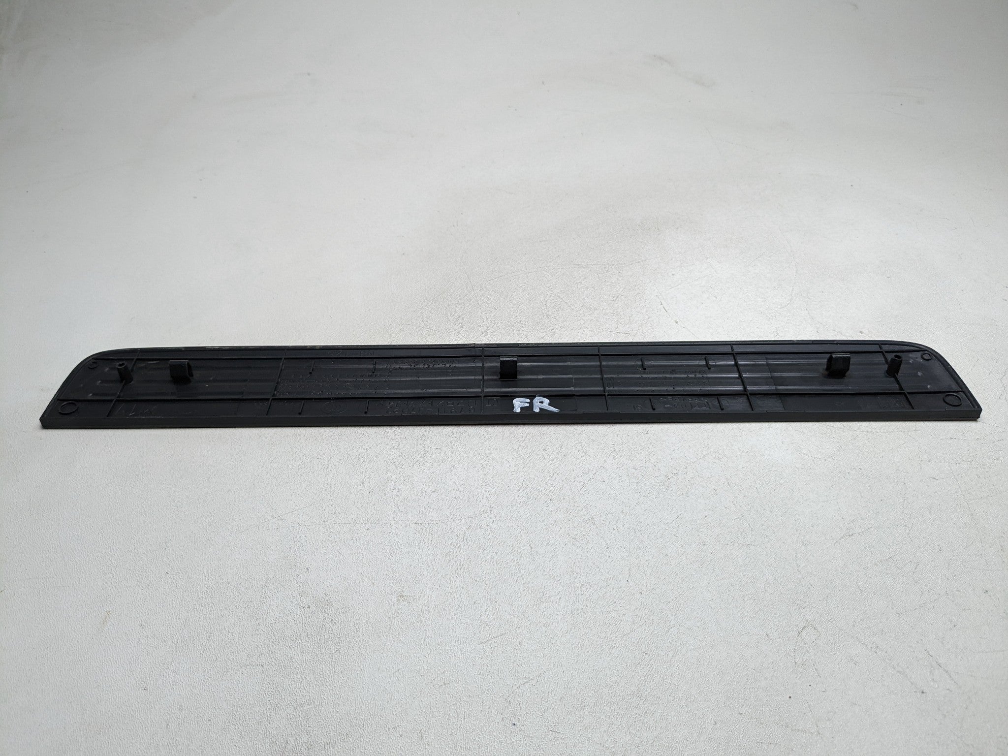 07 - 09 TOYOTA PRIUS OEM DOOR SILL SCUFF PLATE TRIM FRONT RIGHT PASSENGER SIDE