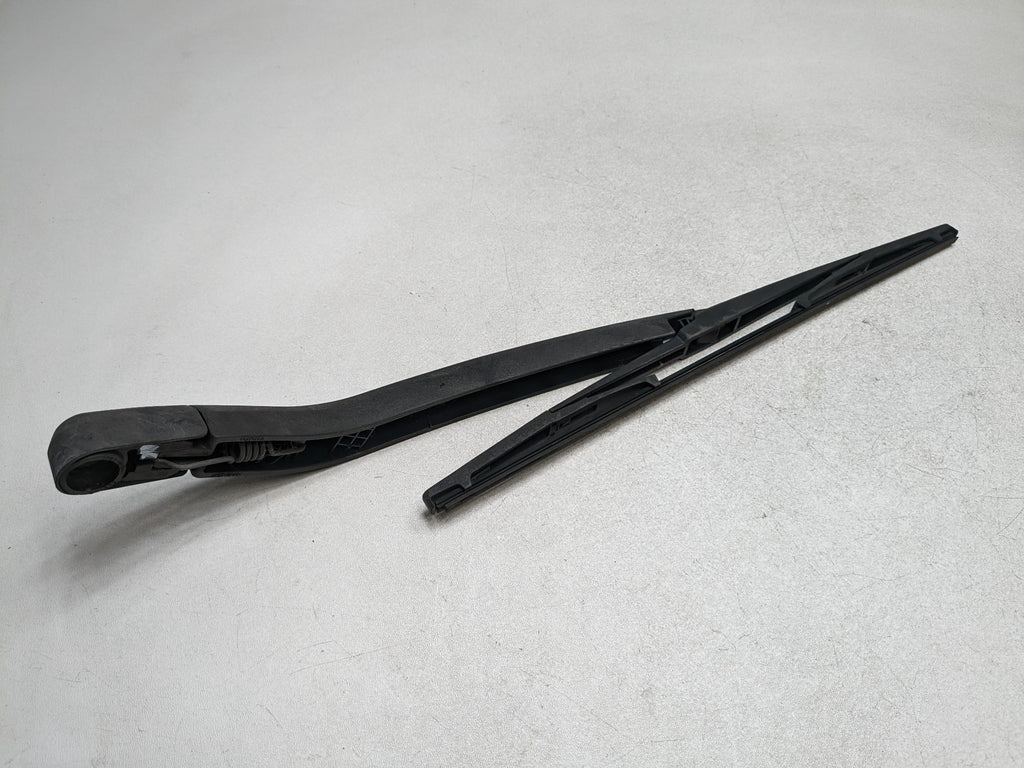 07 - 09 TOYOTA PRIUS OEM REAR TAILGATE WINDSHIELD WASHER WIPER ARM WITH BLADE