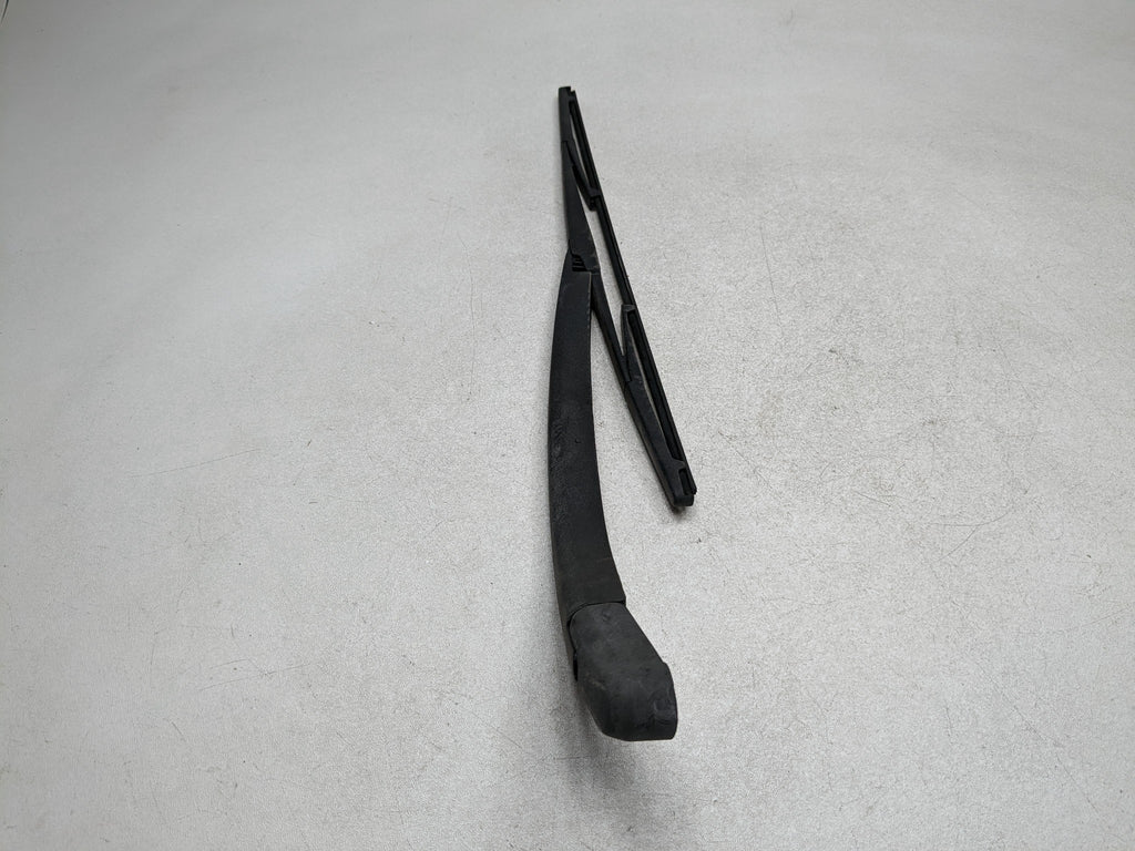07 - 09 TOYOTA PRIUS OEM REAR TAILGATE WINDSHIELD WASHER WIPER ARM WITH BLADE
