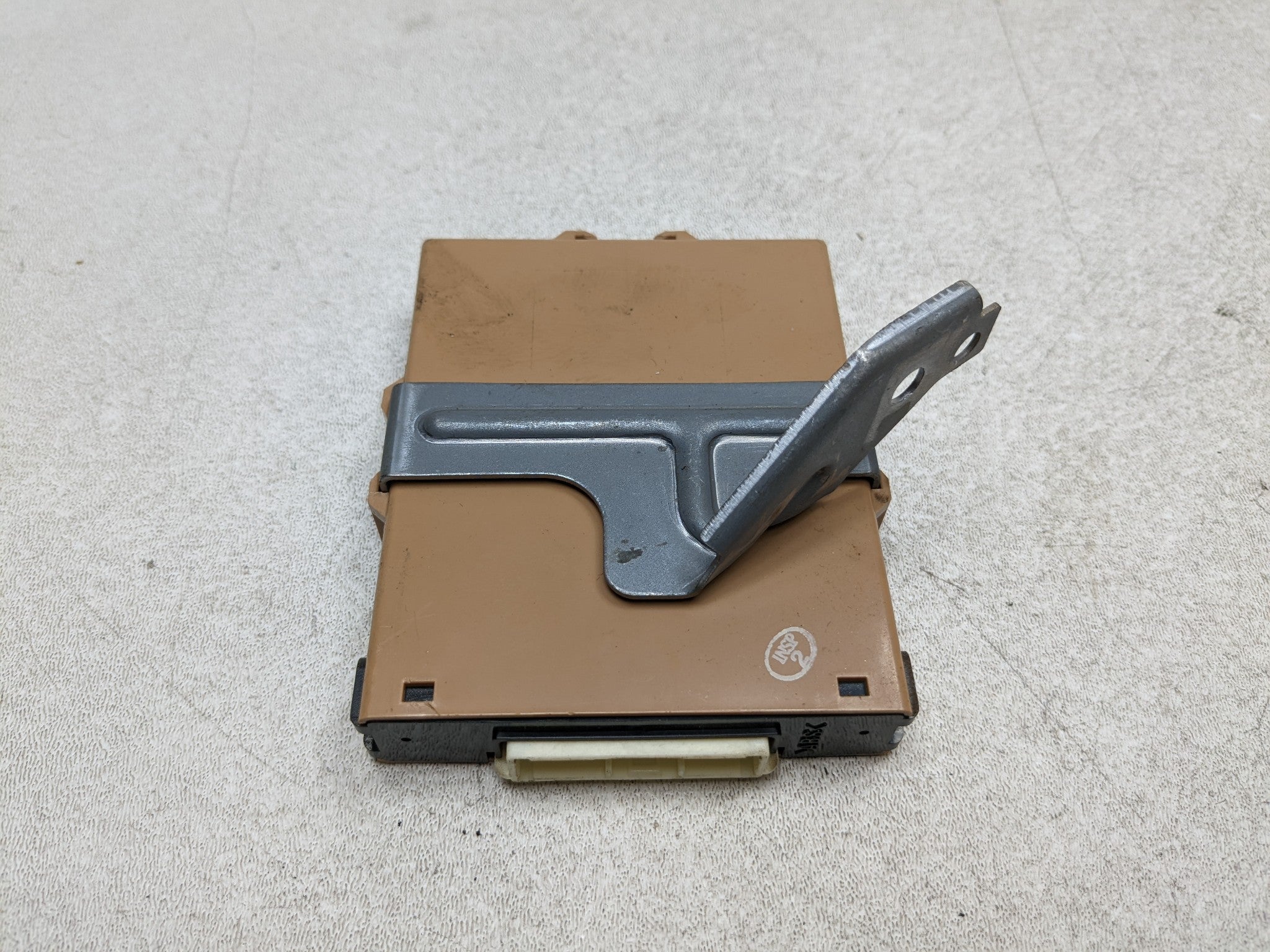 07 - 09 TOYOTA PRIUS OEM MULTIPLEX NETWORK GATEWAY COMPUTER CONTROL MODULE UNIT