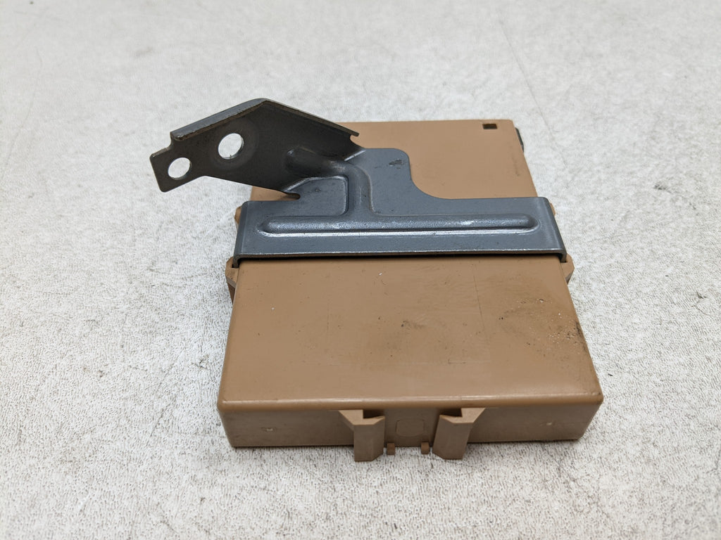 07 - 09 TOYOTA PRIUS OEM MULTIPLEX NETWORK GATEWAY COMPUTER CONTROL MODULE UNIT