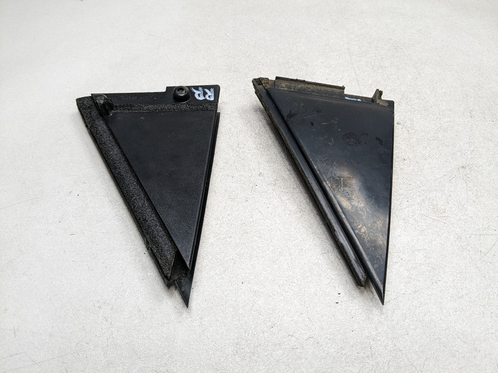 07 - 09 TOYOTA PRIUS OEM DOOR WINDOW GUIDE TRIM SET INNER SEAL CORNER COVER REAR