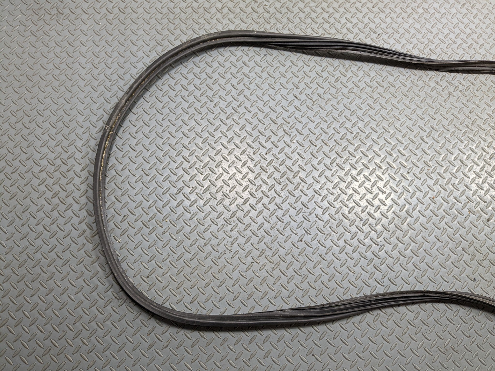 07 - 09 TOYOTA PRIUS OEM DOOR SEAL WEATHER STRIPPING RUBBER REAR TRUNK LIFTGATE