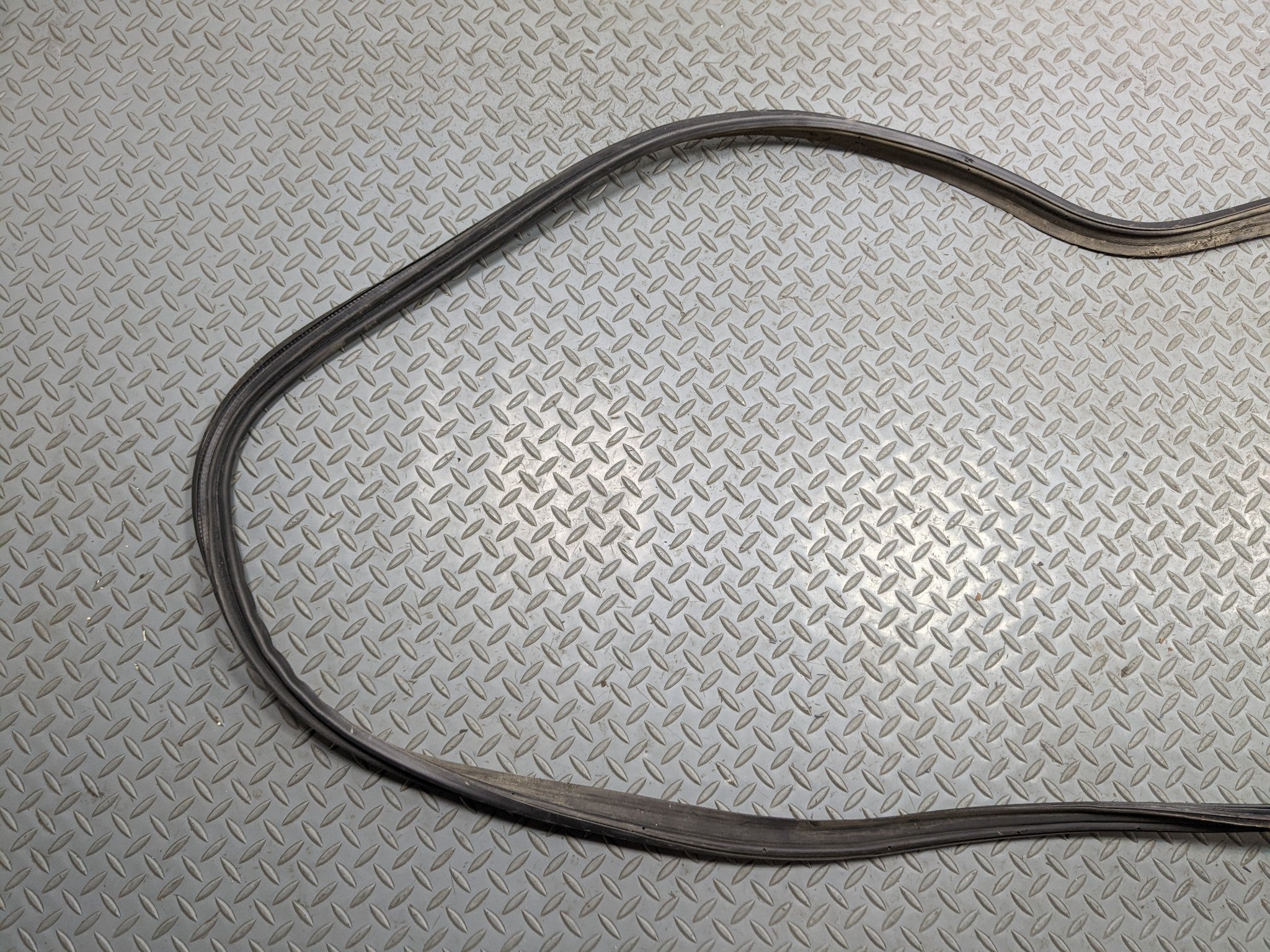 07 - 09 TOYOTA PRIUS OEM DOOR SEAL WEATHER STRIPPING RUBBER REAR TRUNK LIFTGATE