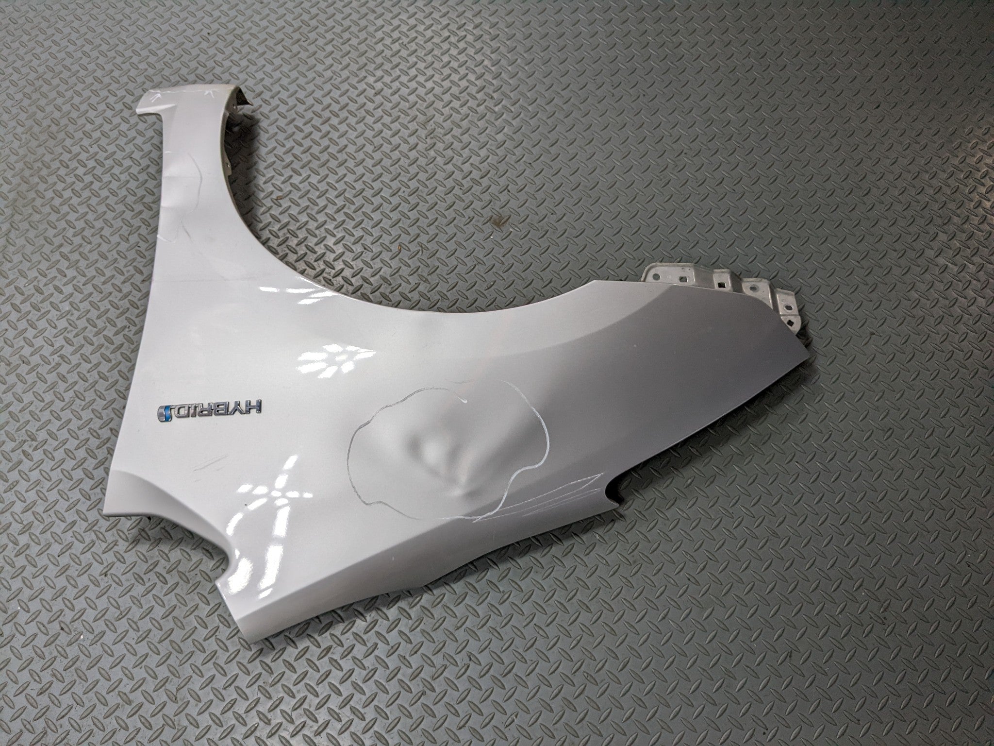 07 - 09 TOYOTA PRIUS OEM FENDER COVER PANEL CLASSIC SILVER METALLIC FRONT LEFT