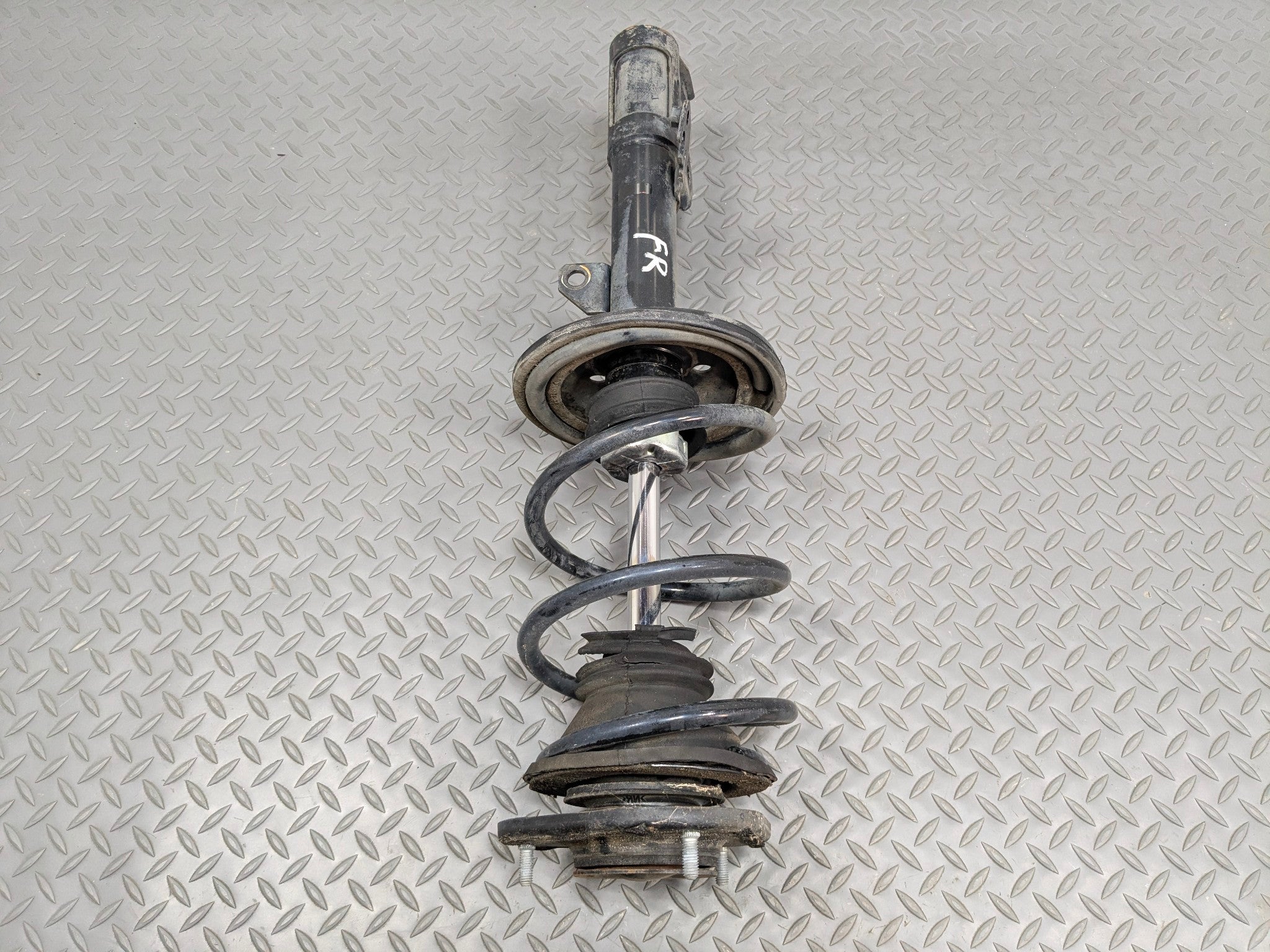 07 - 09 TOYOTA PRIUS OEM SHOCK STRUT ABSORBER WITH COIL SPRING FRONT RIGHT SIDE