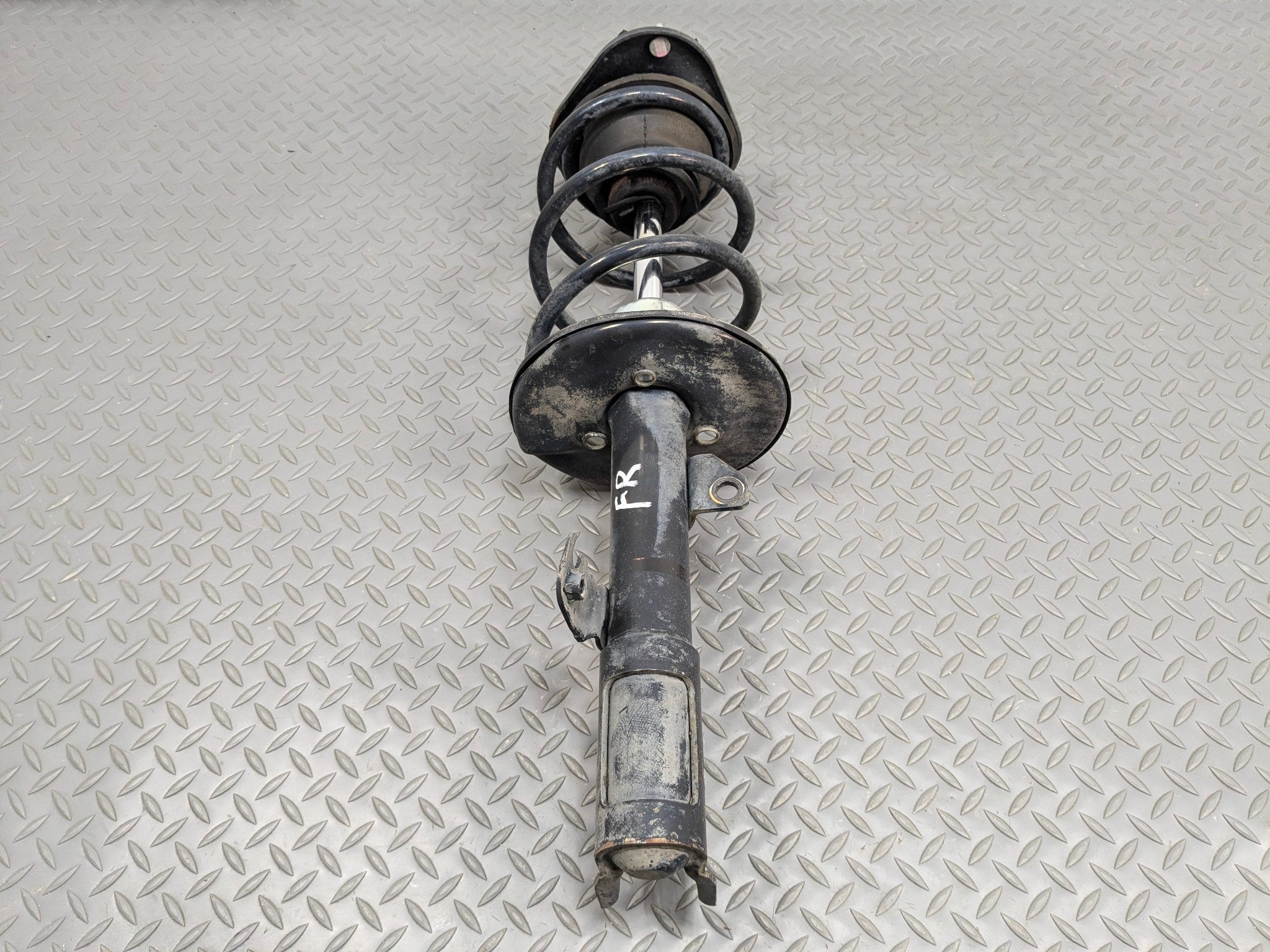 07 - 09 TOYOTA PRIUS OEM SHOCK STRUT ABSORBER WITH COIL SPRING FRONT RIGHT SIDE