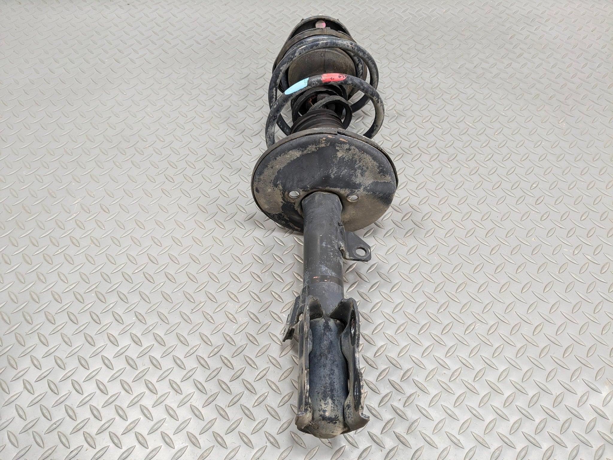 07 - 09 TOYOTA PRIUS OEM SHOCK STRUT ABSORBER WITH COIL SPRING FRONT LEFT SIDE