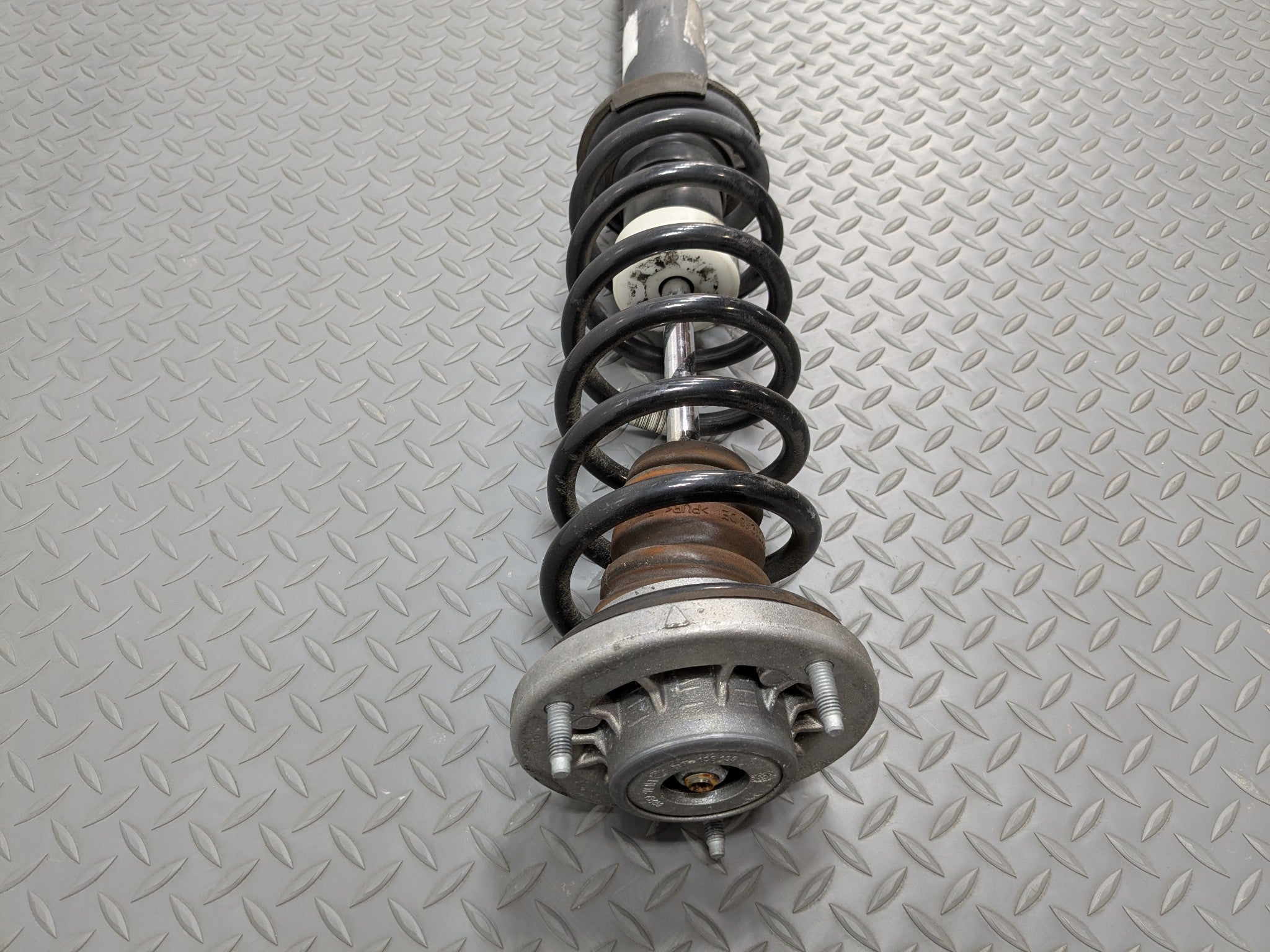 2014 - 2016 BMW 528I OEM SHOCK STRUT ABSORBER WITH COIL SPRING REAR LEFT SIDE