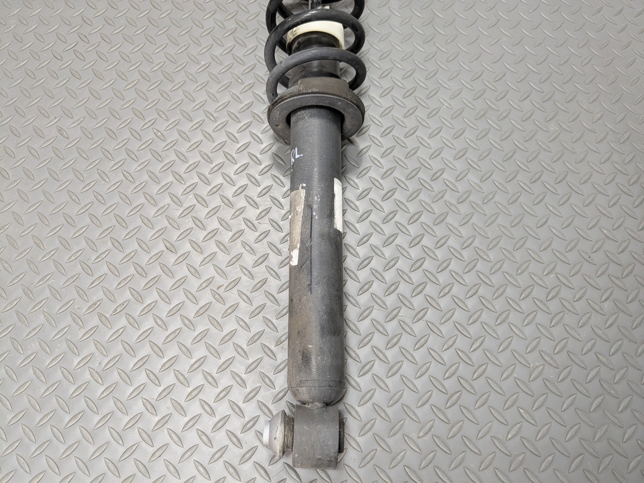 2014 - 2016 BMW 528I OEM SHOCK STRUT ABSORBER WITH COIL SPRING REAR LEFT SIDE