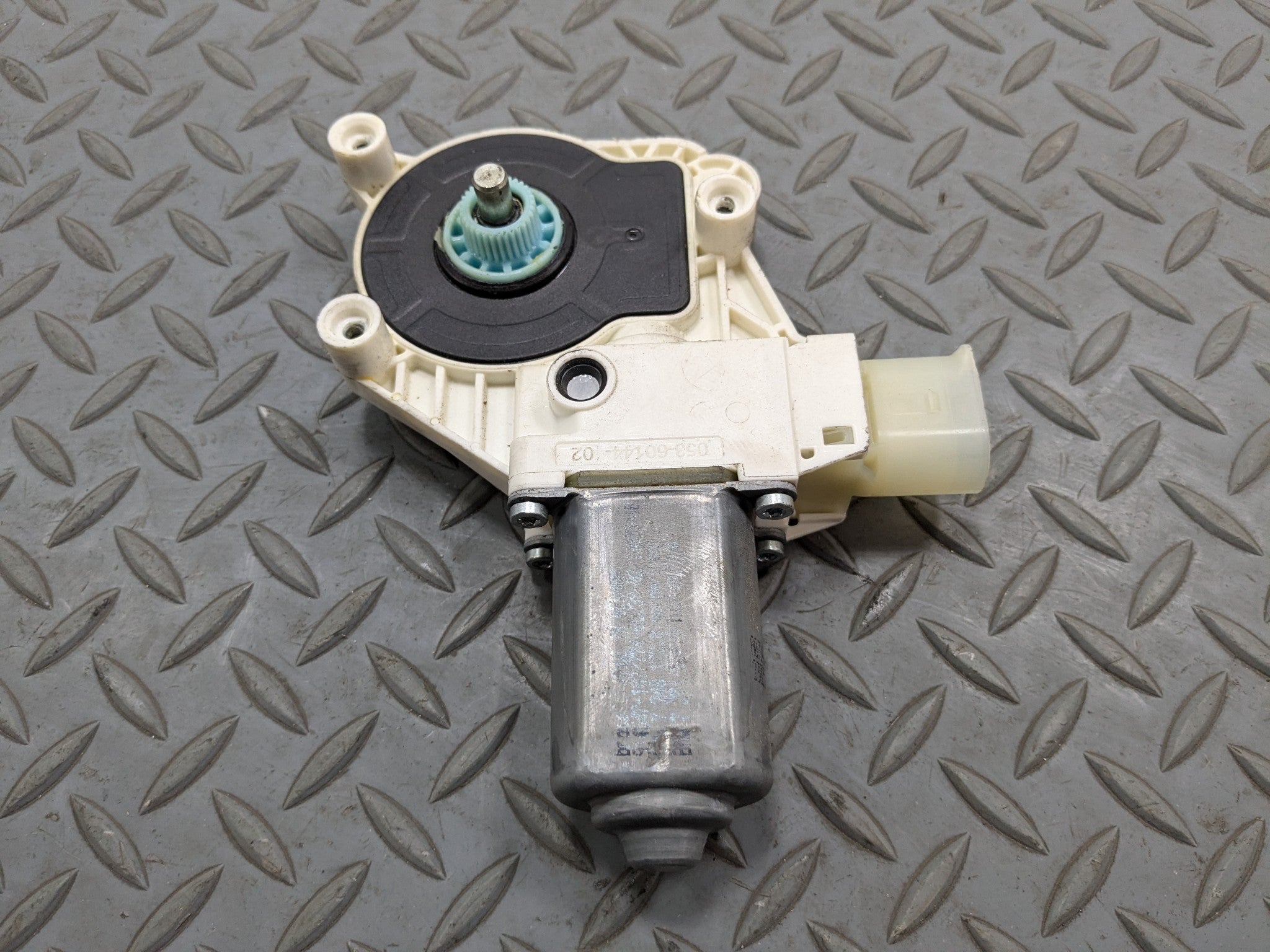 2014 - 2016 BMW 528I OEM POWER WINDOW REGULATOR MOTOR FRONT LEFT DRIVER SIDE