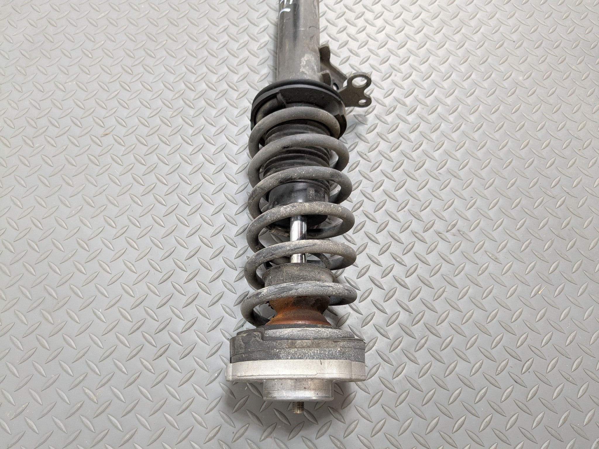 2014 - 2016 BMW 528I OEM STRUT SHOCK SPRING ABSORBER FRONT LEFT DRIVER SIDE