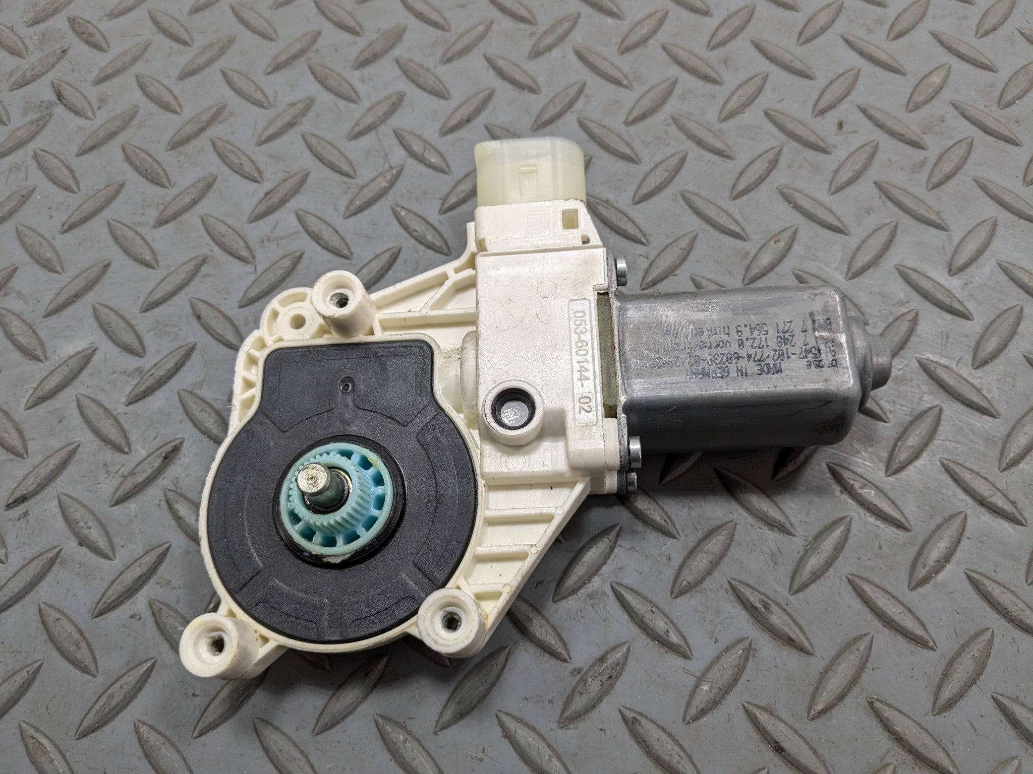 2014 - 2016 BMW 528I OEM POWER WINDOW REGULATOR MOTOR FRONT LEFT DRIVER SIDE