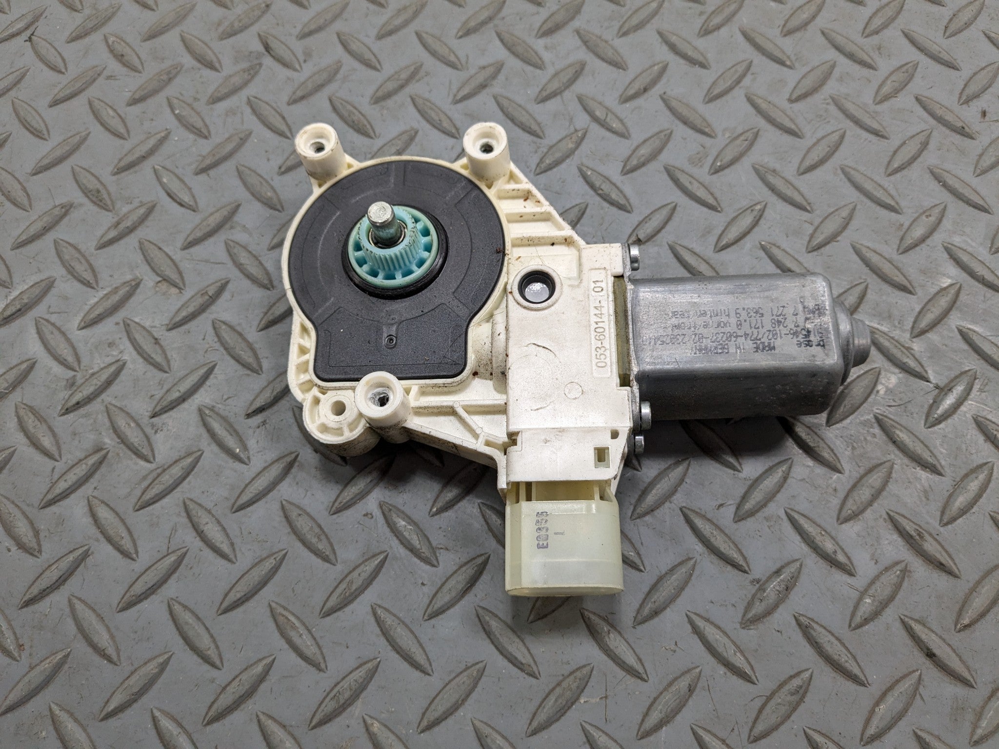 2014 - 2016 BMW 528I OEM POWER WINDOW REGULATOR MOTOR REAR LEFT DRIVER SIDE